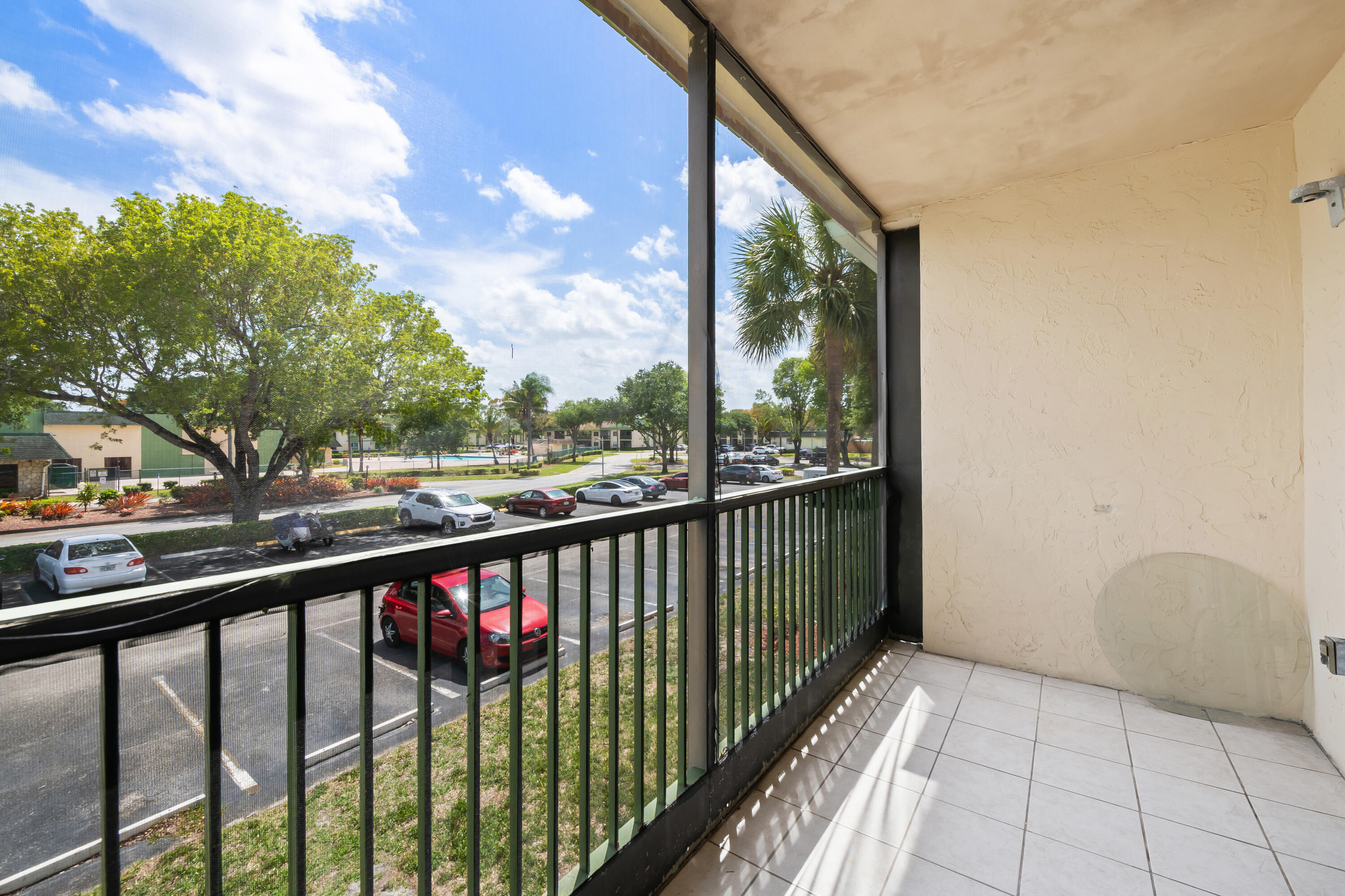 RAMBLEWOOD EAST CONDO - Residential