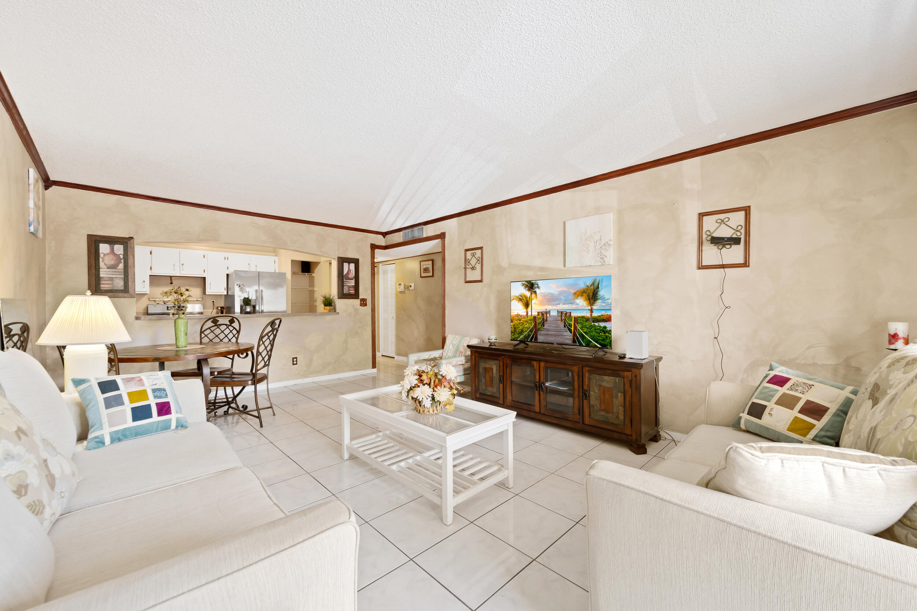 RAMBLEWOOD EAST CONDO - Residential