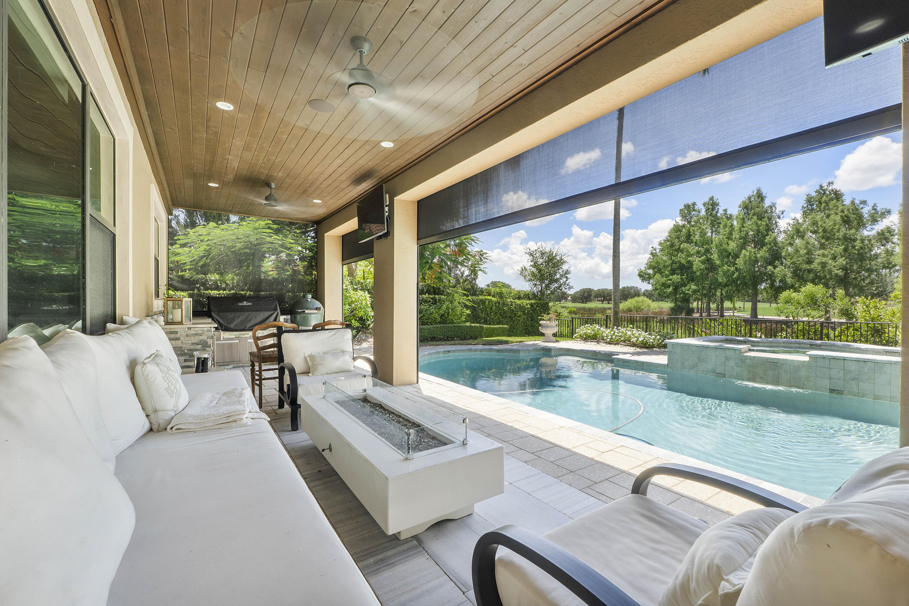 PARKLAND GOLF AND COUNTRY CLUB - Residential