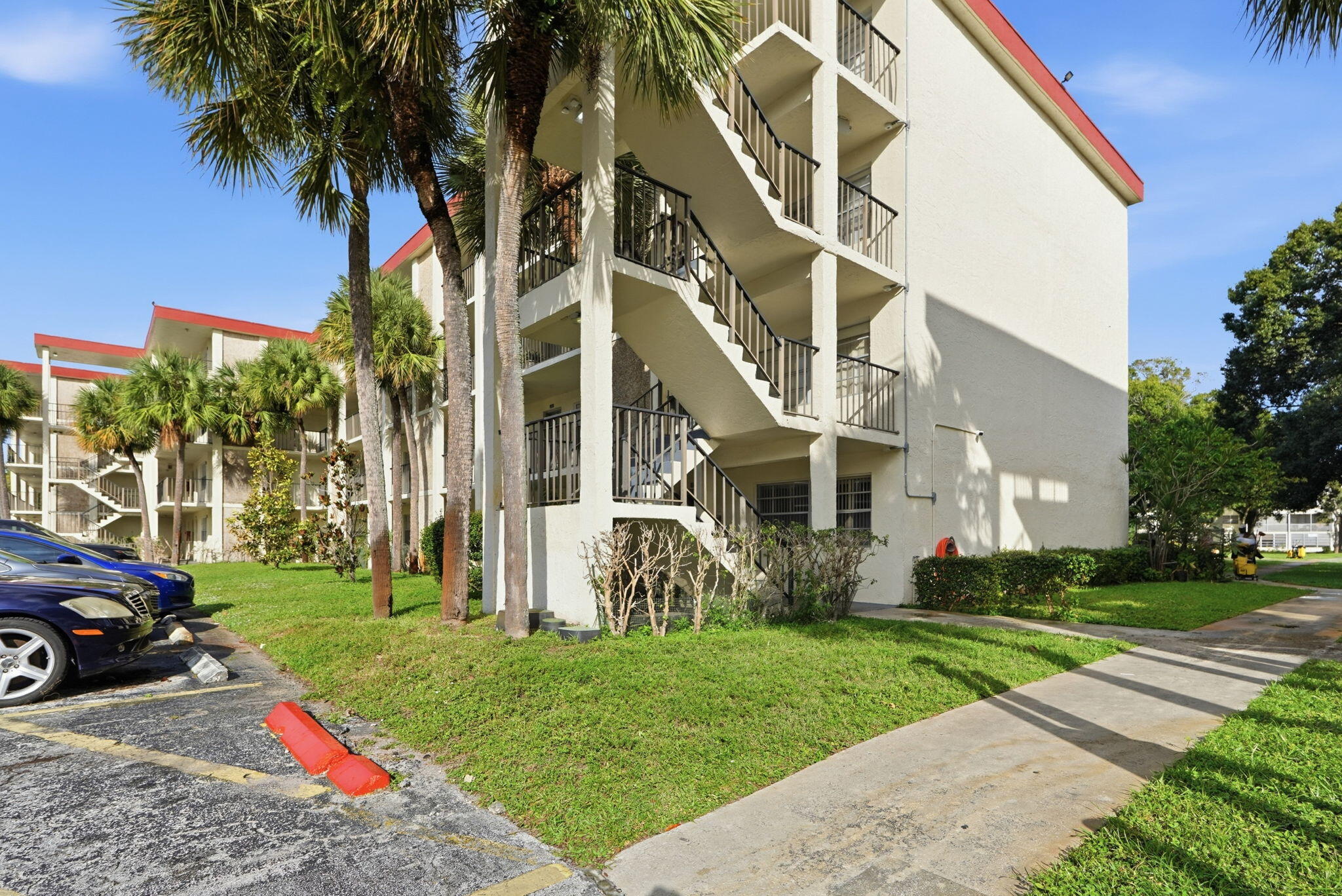 CYPRESS CHASE CONDO NO 5 - Residential