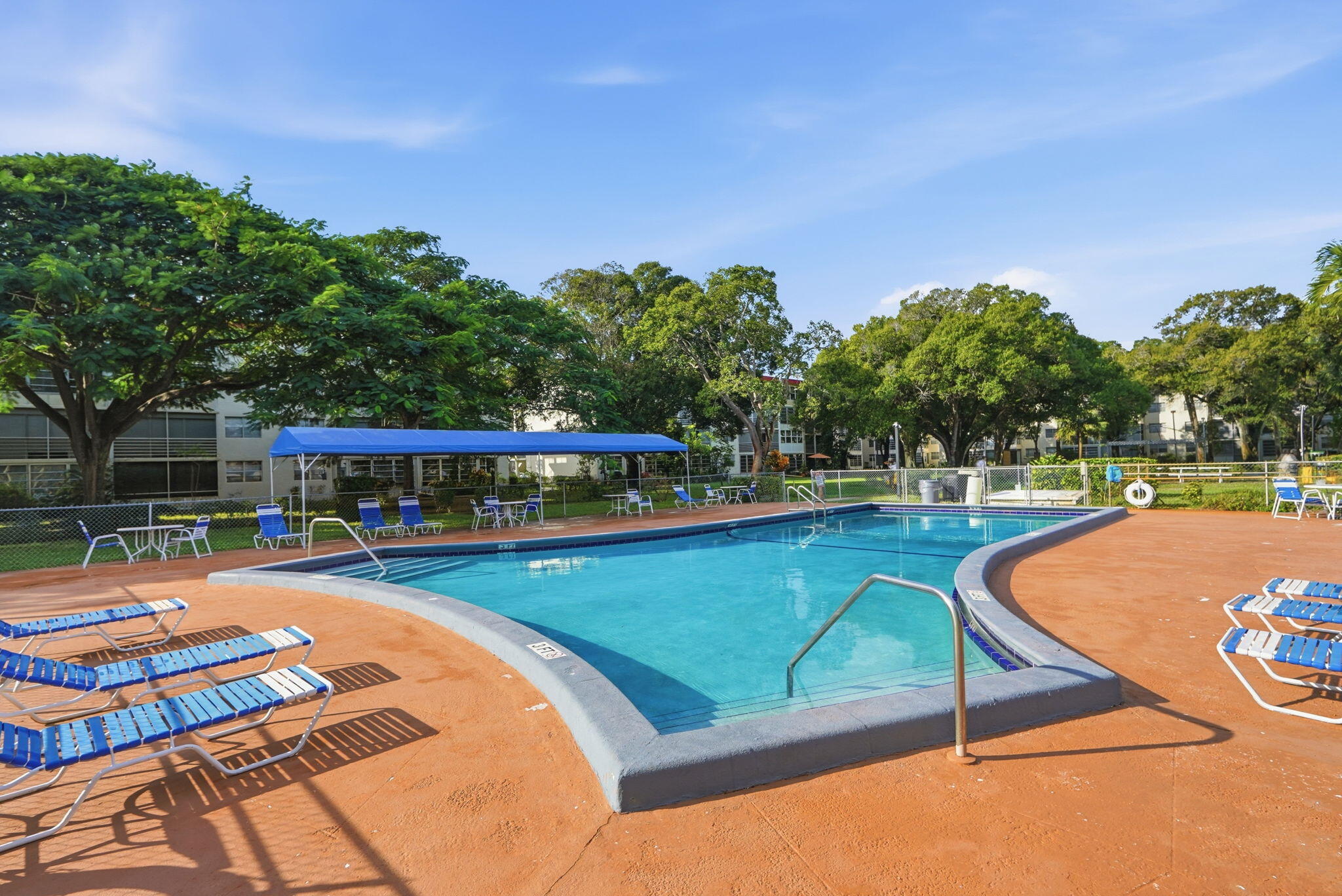 CYPRESS CHASE CONDO NO 5 - Residential