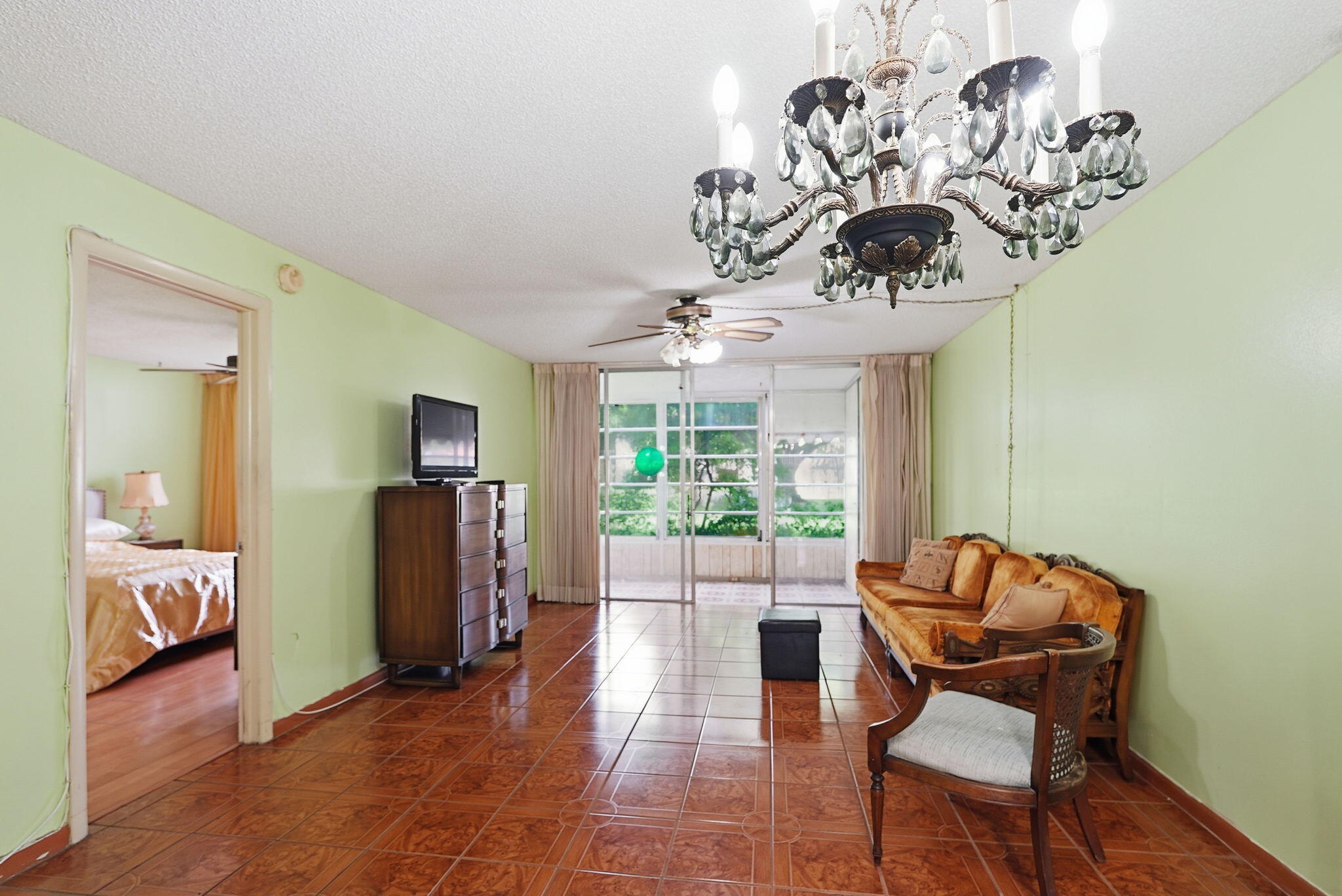 CYPRESS CHASE CONDO NO 5 - Residential
