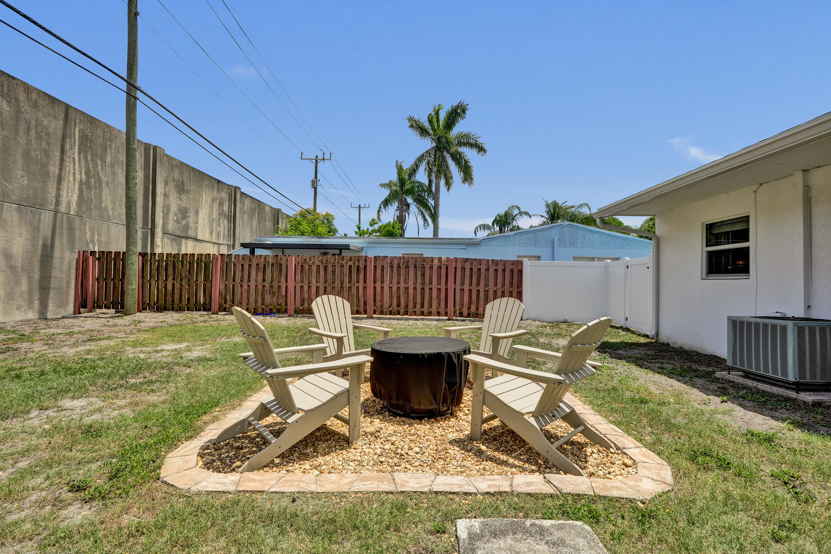 PALM BEACH SQUARE UNIT 1 - Residential Lease