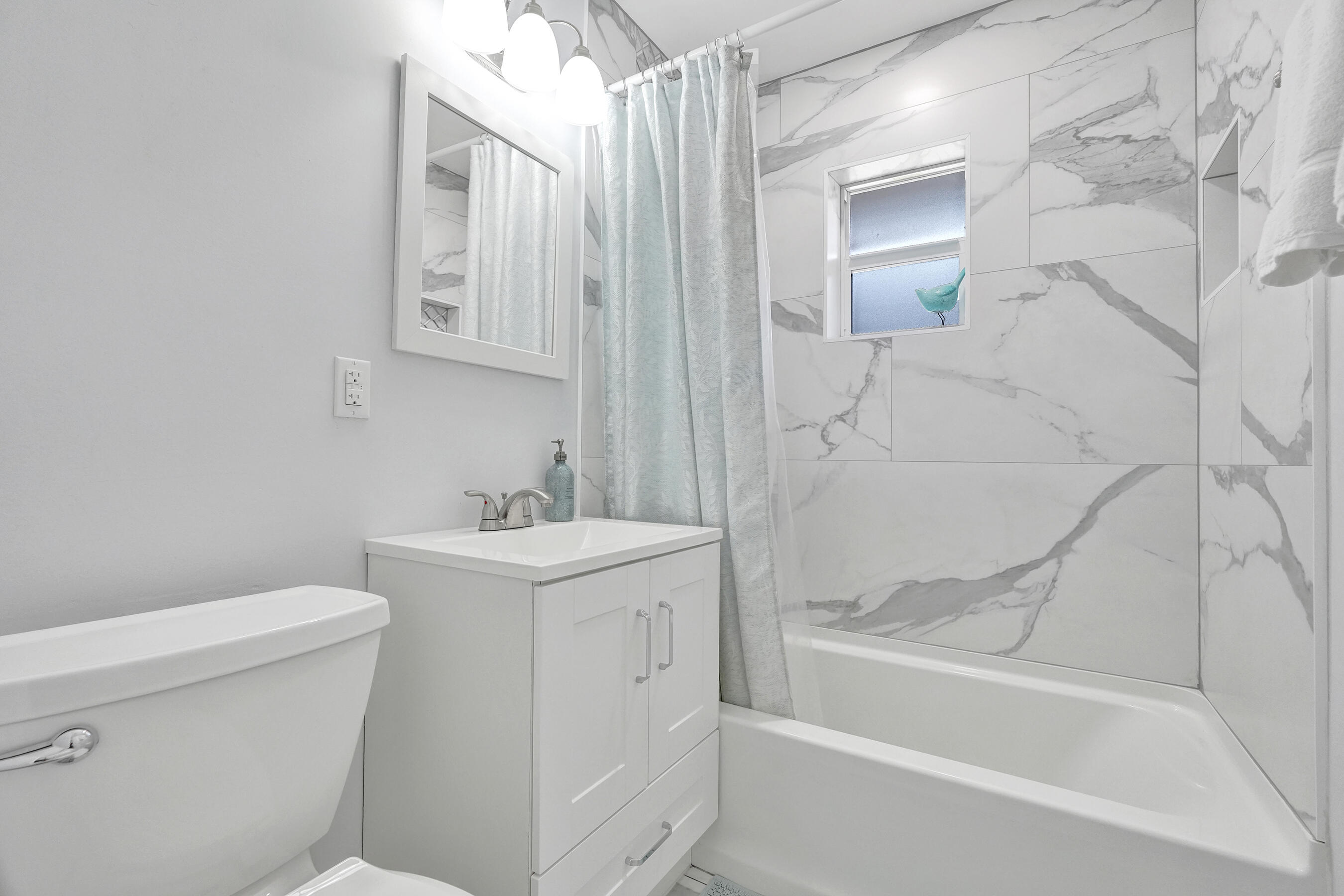 PALM BEACH SQUARE UNIT 1 - Residential Lease