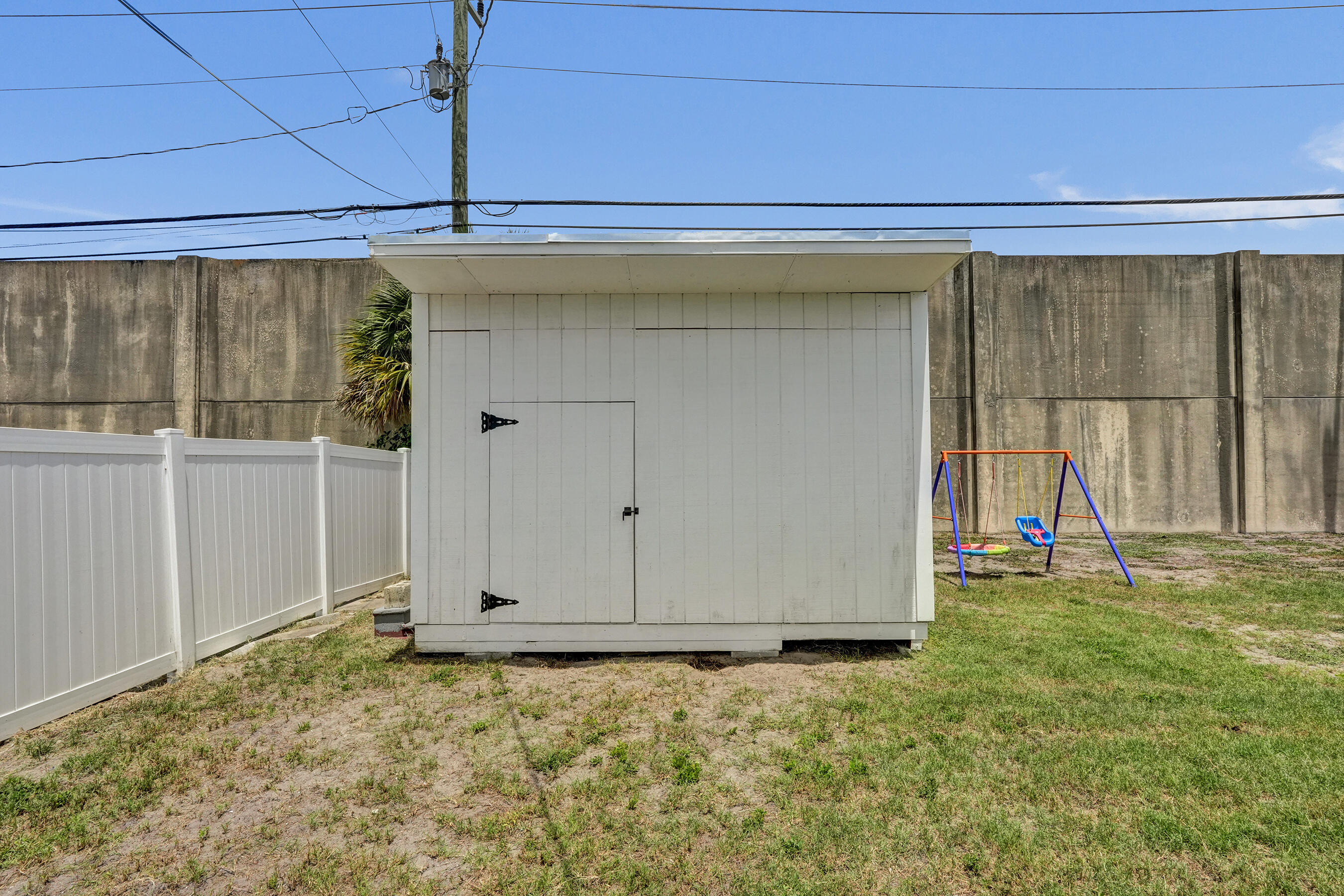 PALM BEACH SQUARE UNIT 1 - Residential Lease