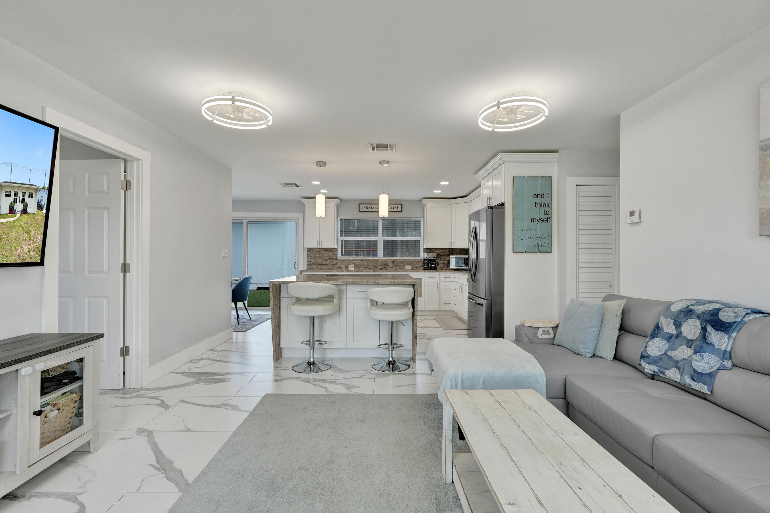 PALM BEACH SQUARE UNIT 1 - Residential Lease
