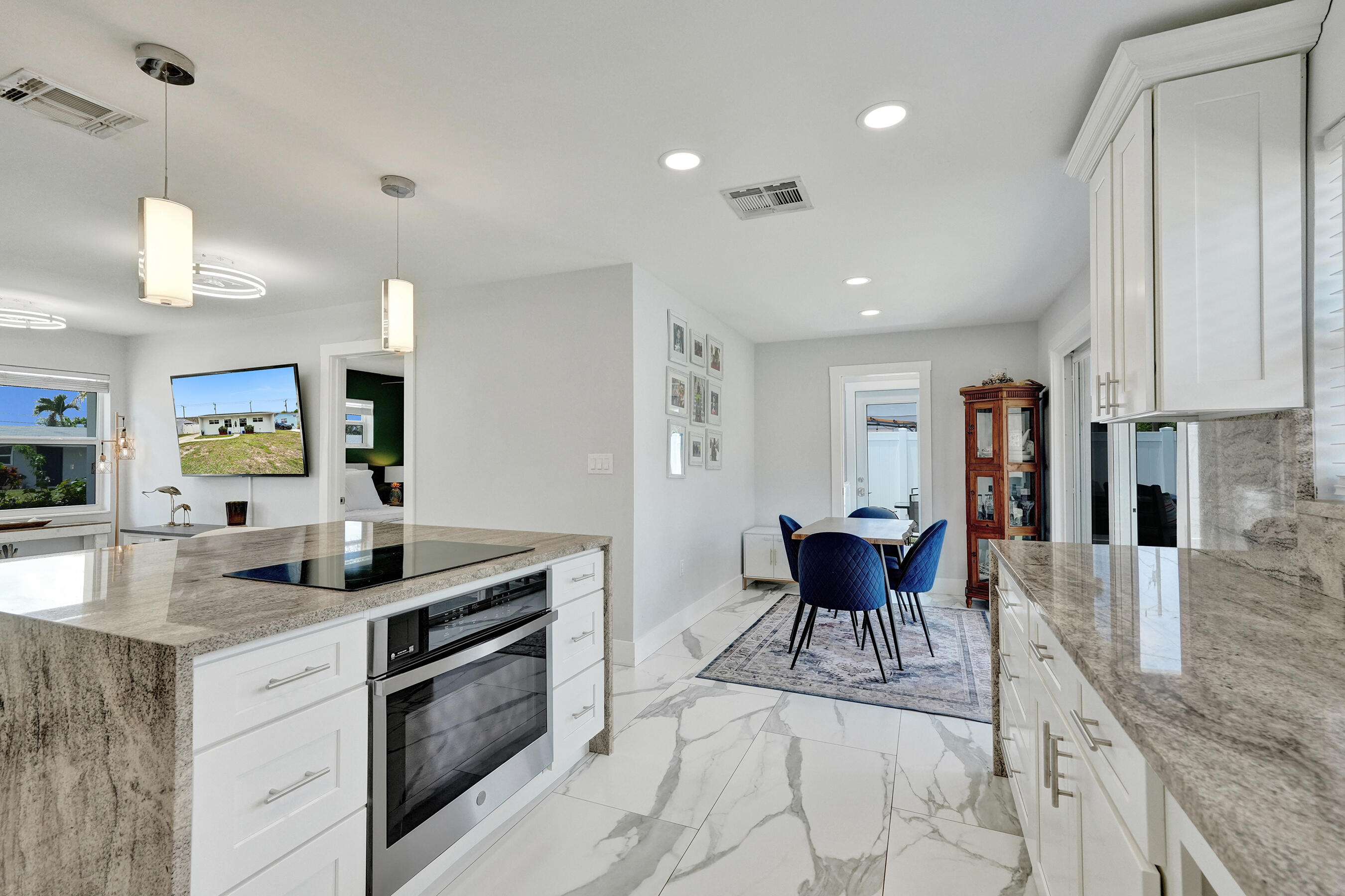 PALM BEACH SQUARE UNIT 1 - Residential Lease