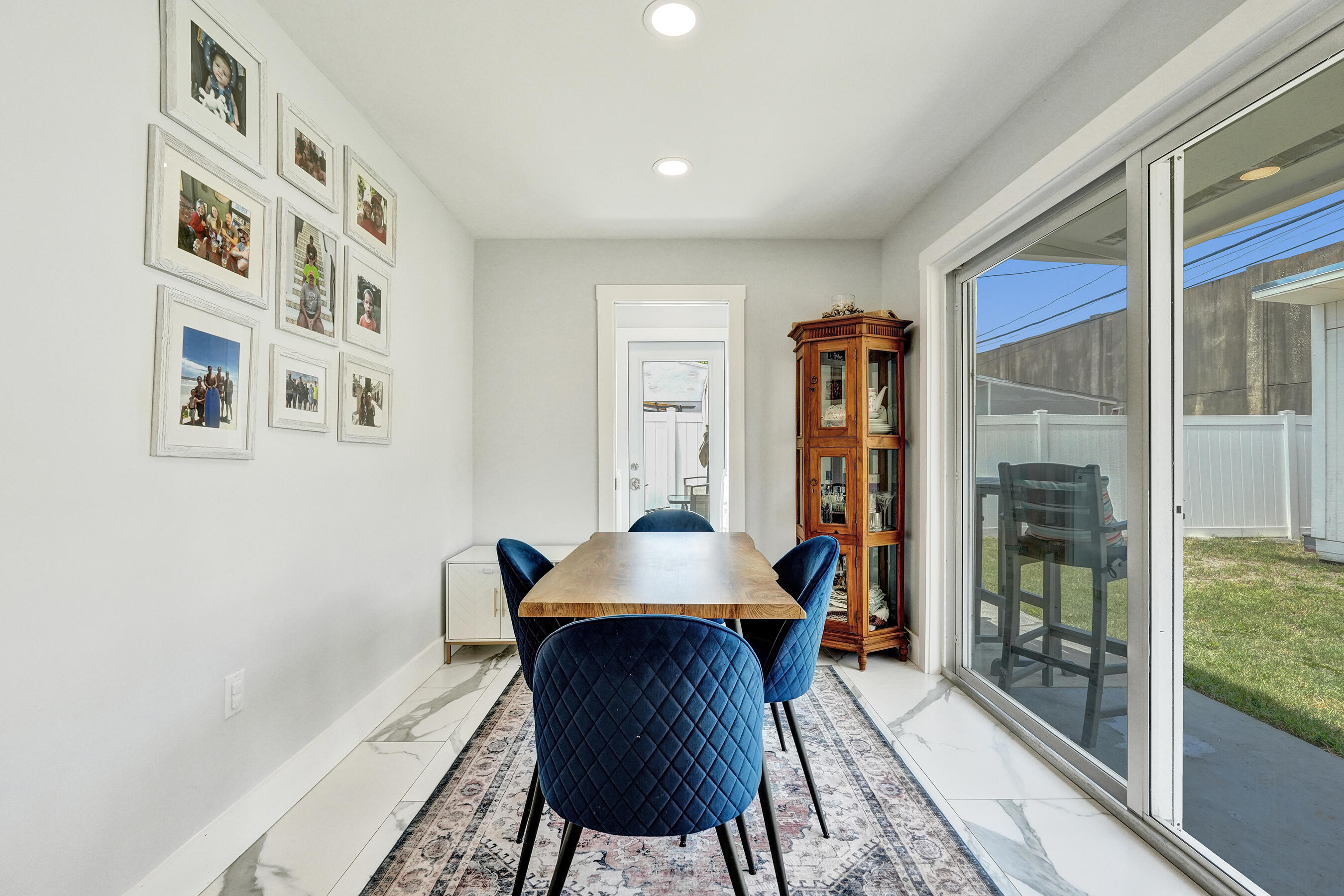 PALM BEACH SQUARE UNIT 1 - Residential Lease