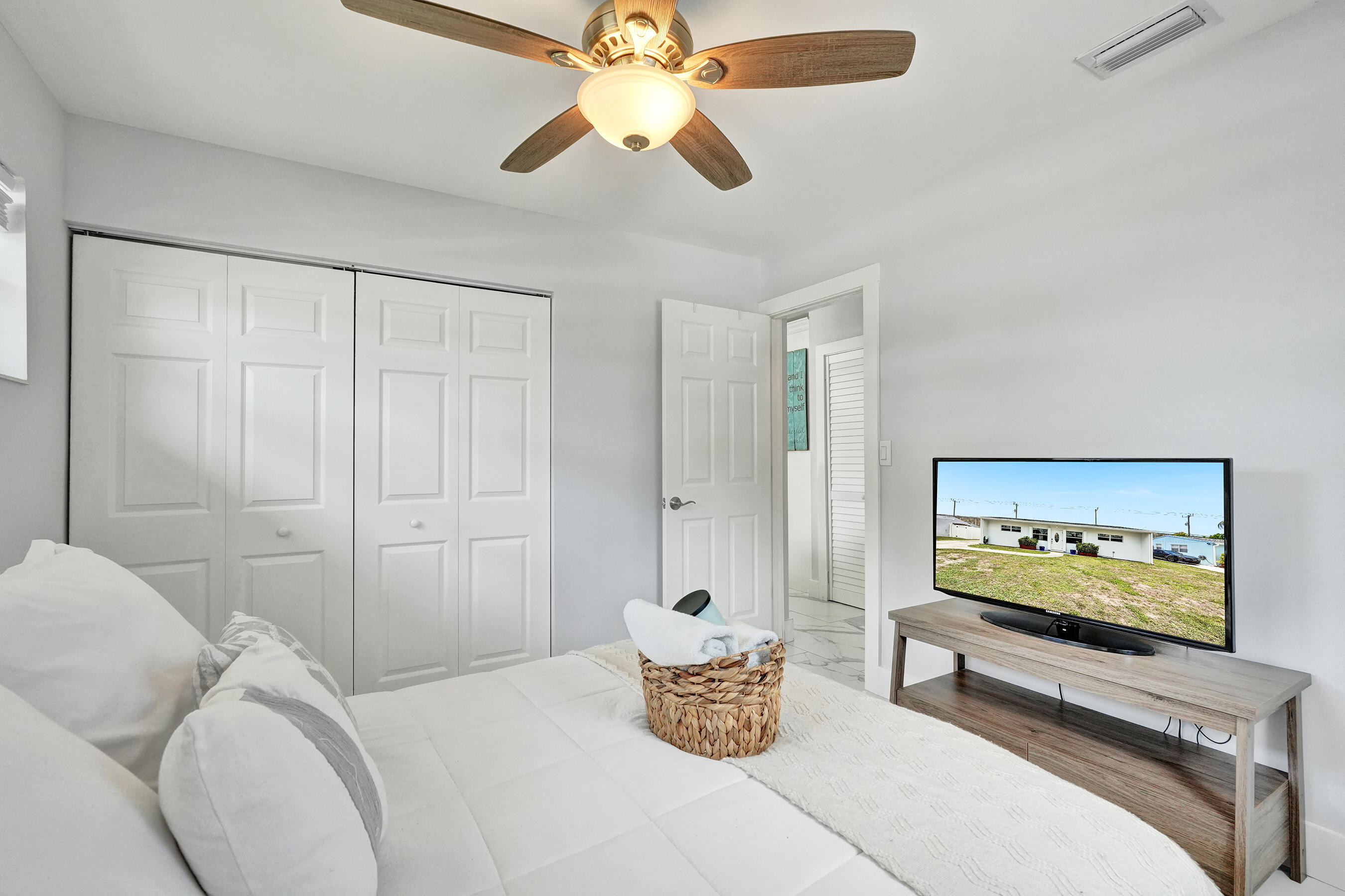 PALM BEACH SQUARE UNIT 1 - Residential Lease