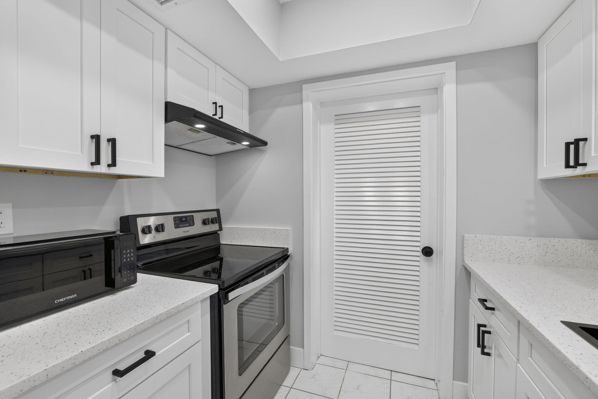 LIGHTHOUSE BAY CONDO - Residential Lease