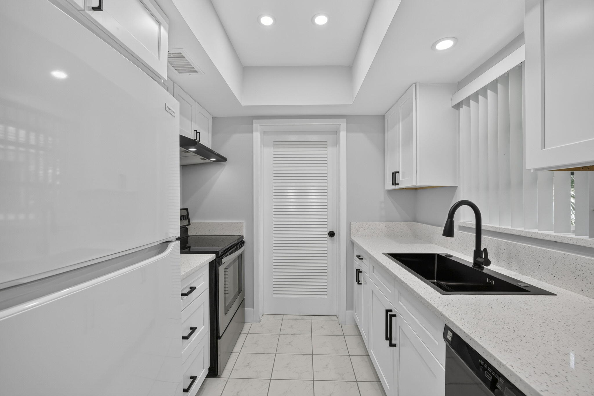 LIGHTHOUSE BAY CONDO - Residential Lease