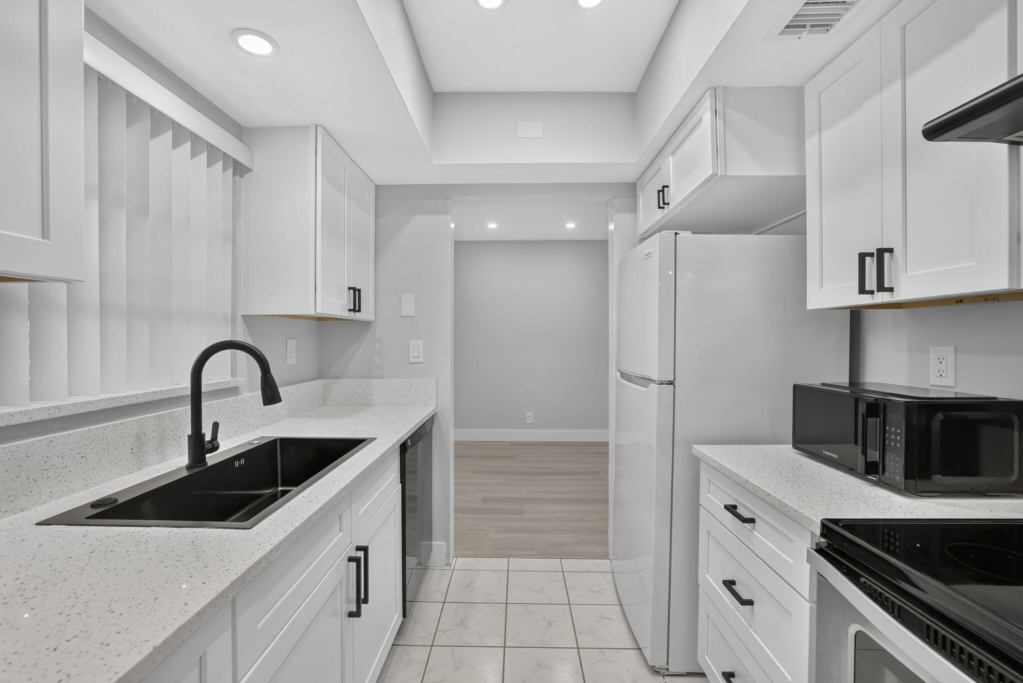 LIGHTHOUSE BAY CONDO - Residential Lease