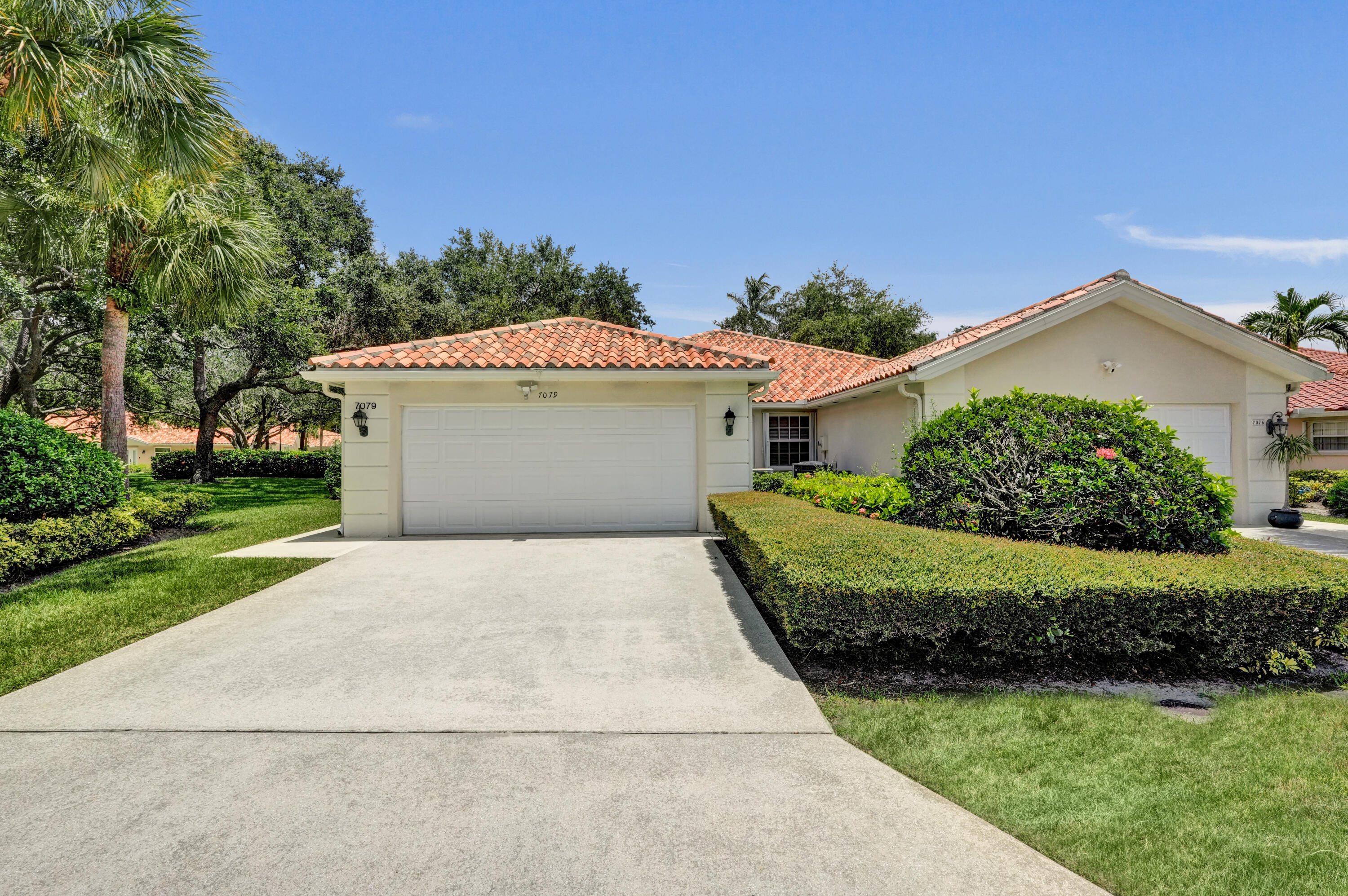 RIVERWALK 2 - Residential