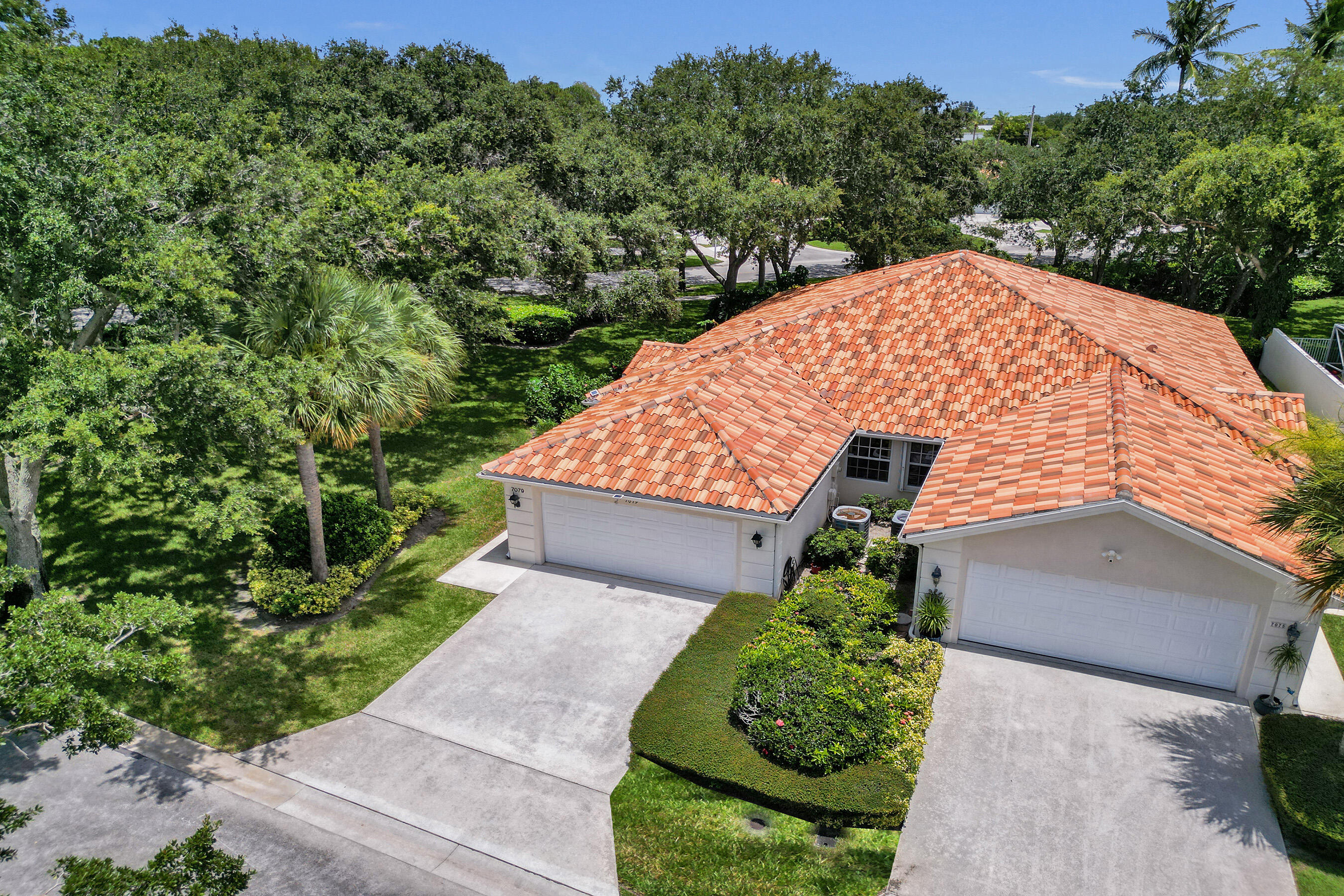 RIVERWALK 2 - Residential
