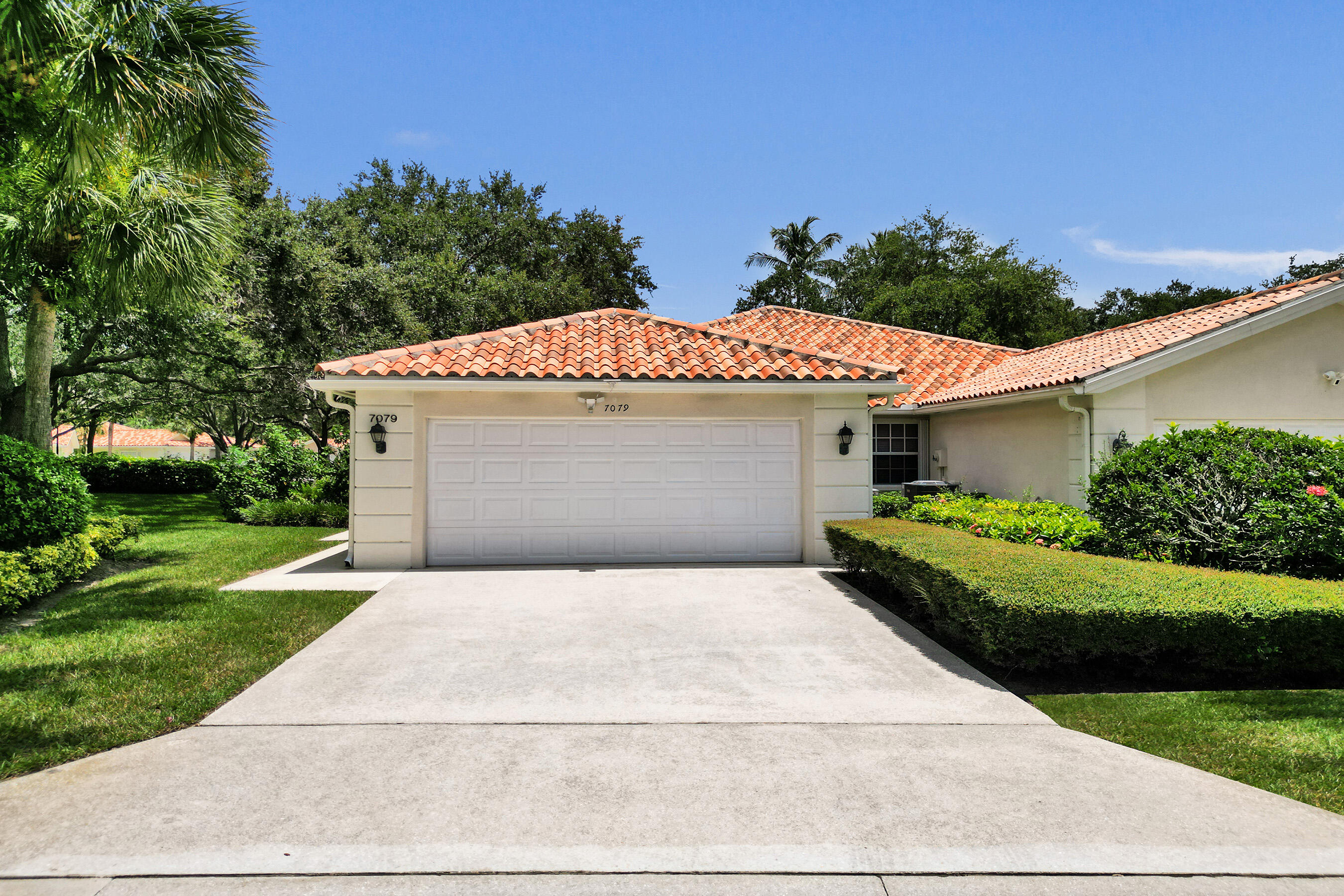 RIVERWALK 2 - Residential