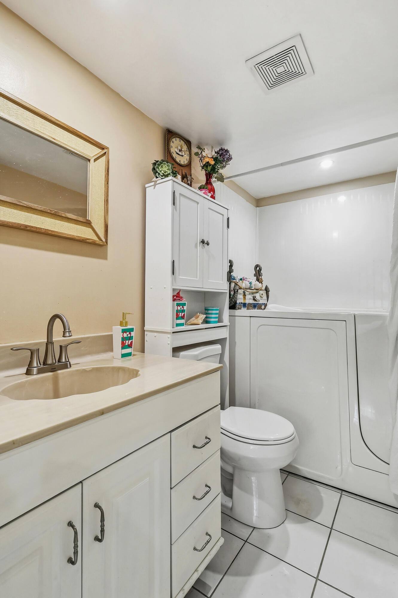 GOLDEN LAKES VILLAGE CONDO 1 THRU 13-A - Residential