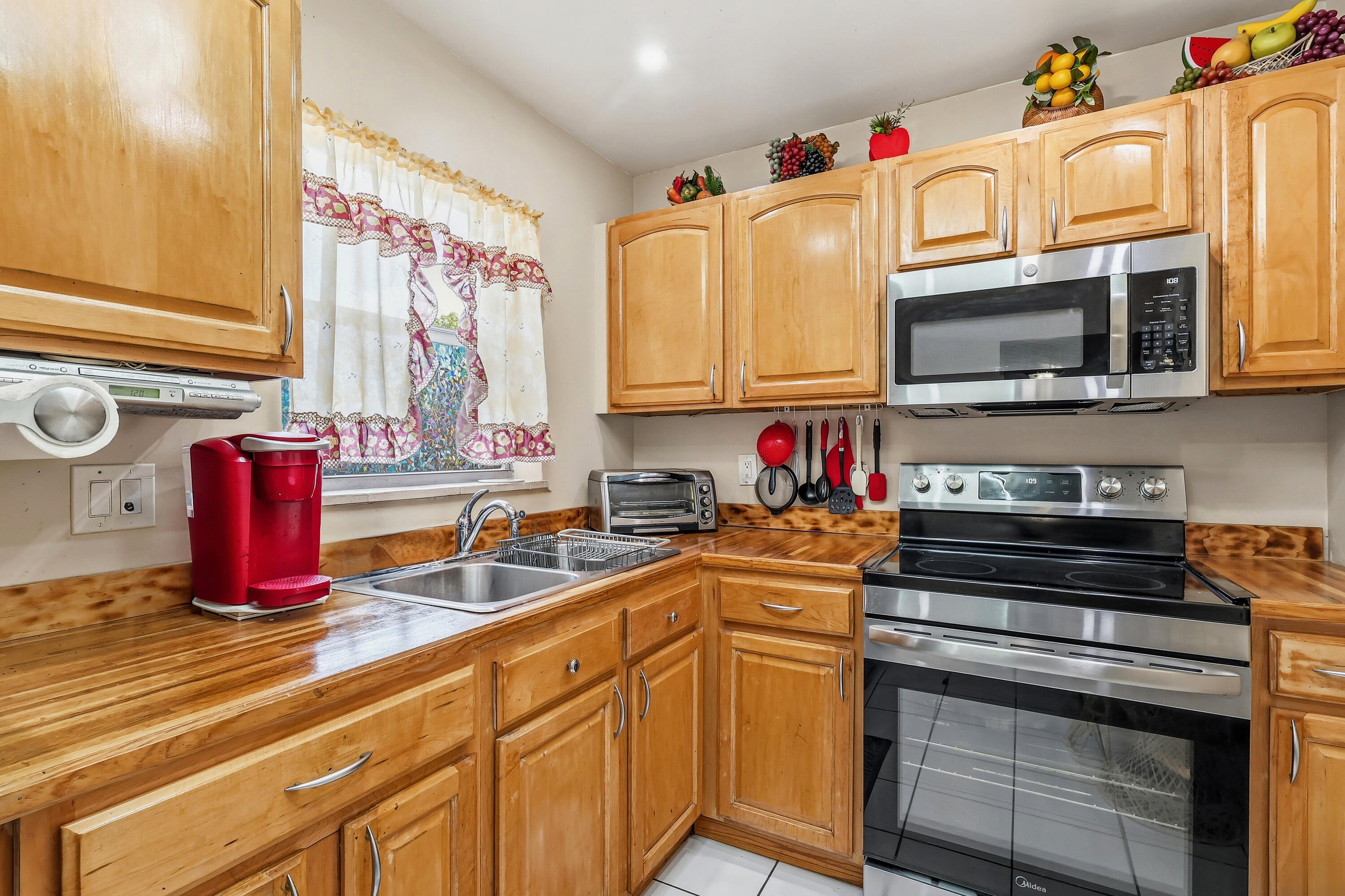 GOLDEN LAKES VILLAGE CONDO 1 THRU 13-A - Residential
