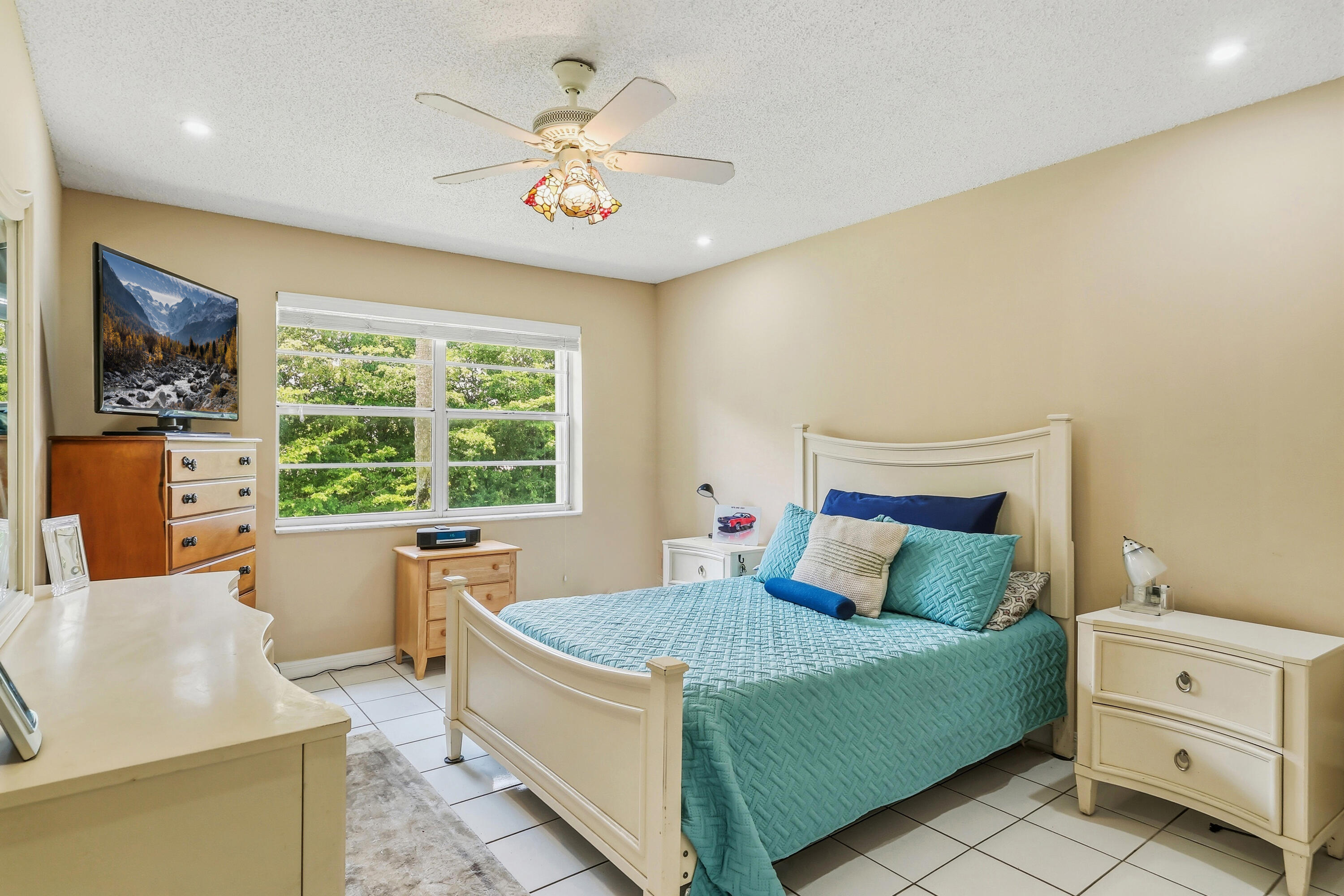 GOLDEN LAKES VILLAGE CONDO 1 THRU 13-A - Residential