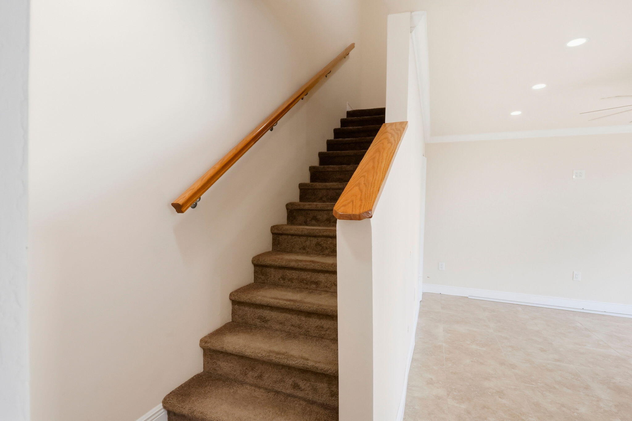 GARDENWAY A THRU Q CONDOS - Residential Lease