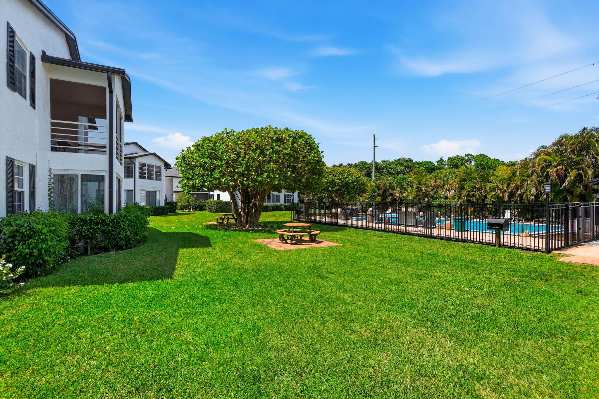 GARDENWAY A THRU Q CONDOS - Residential Lease