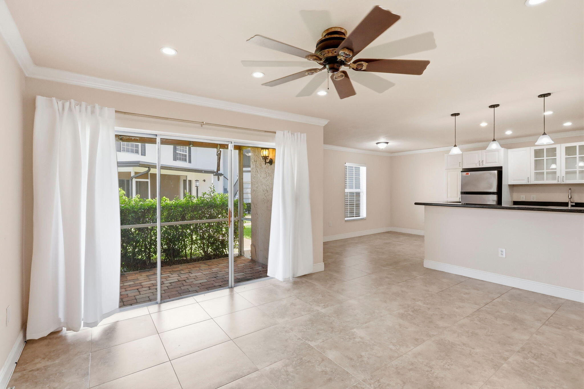 GARDENWAY A THRU Q CONDOS - Residential Lease