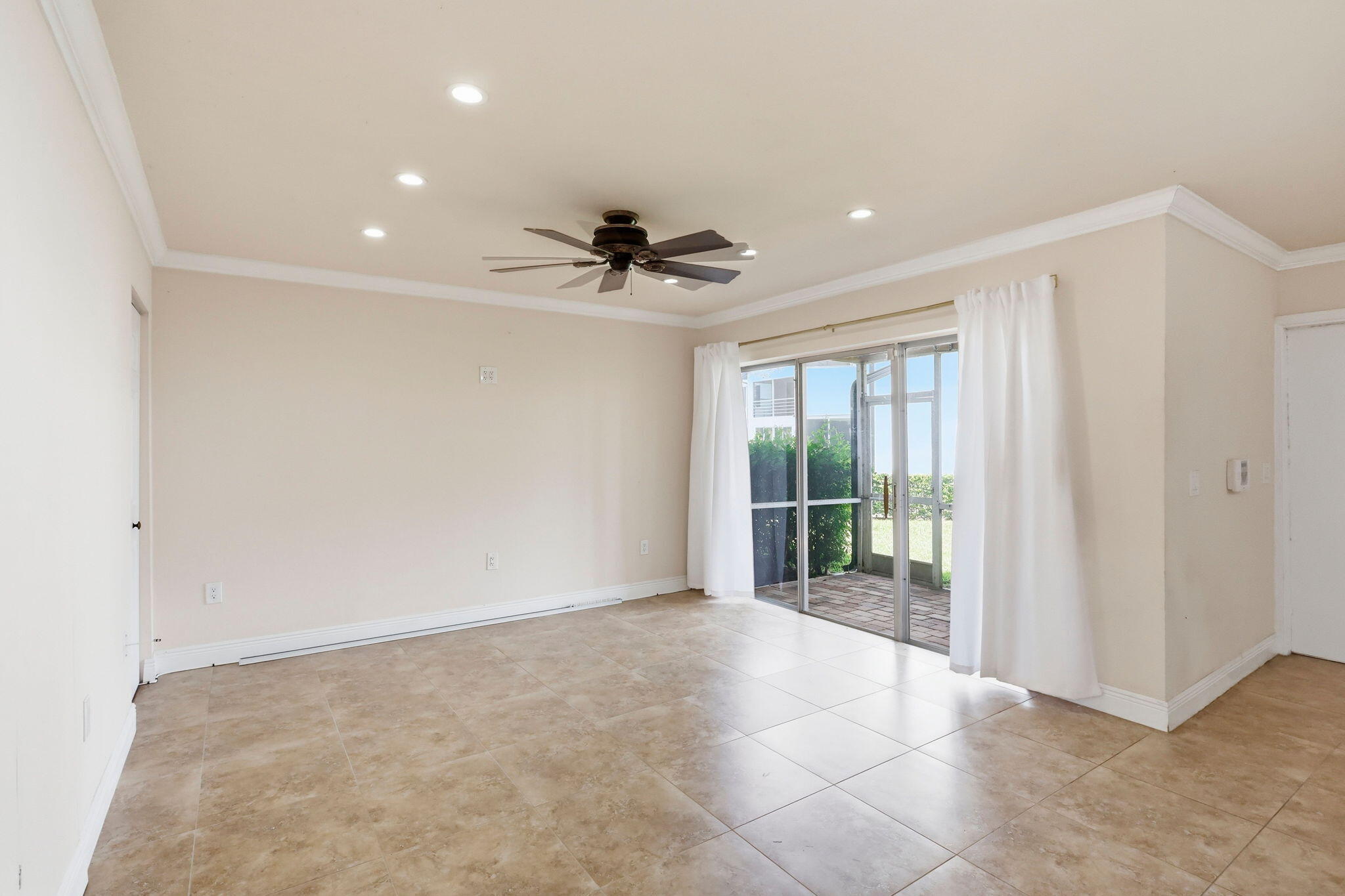 GARDENWAY A THRU Q CONDOS - Residential Lease