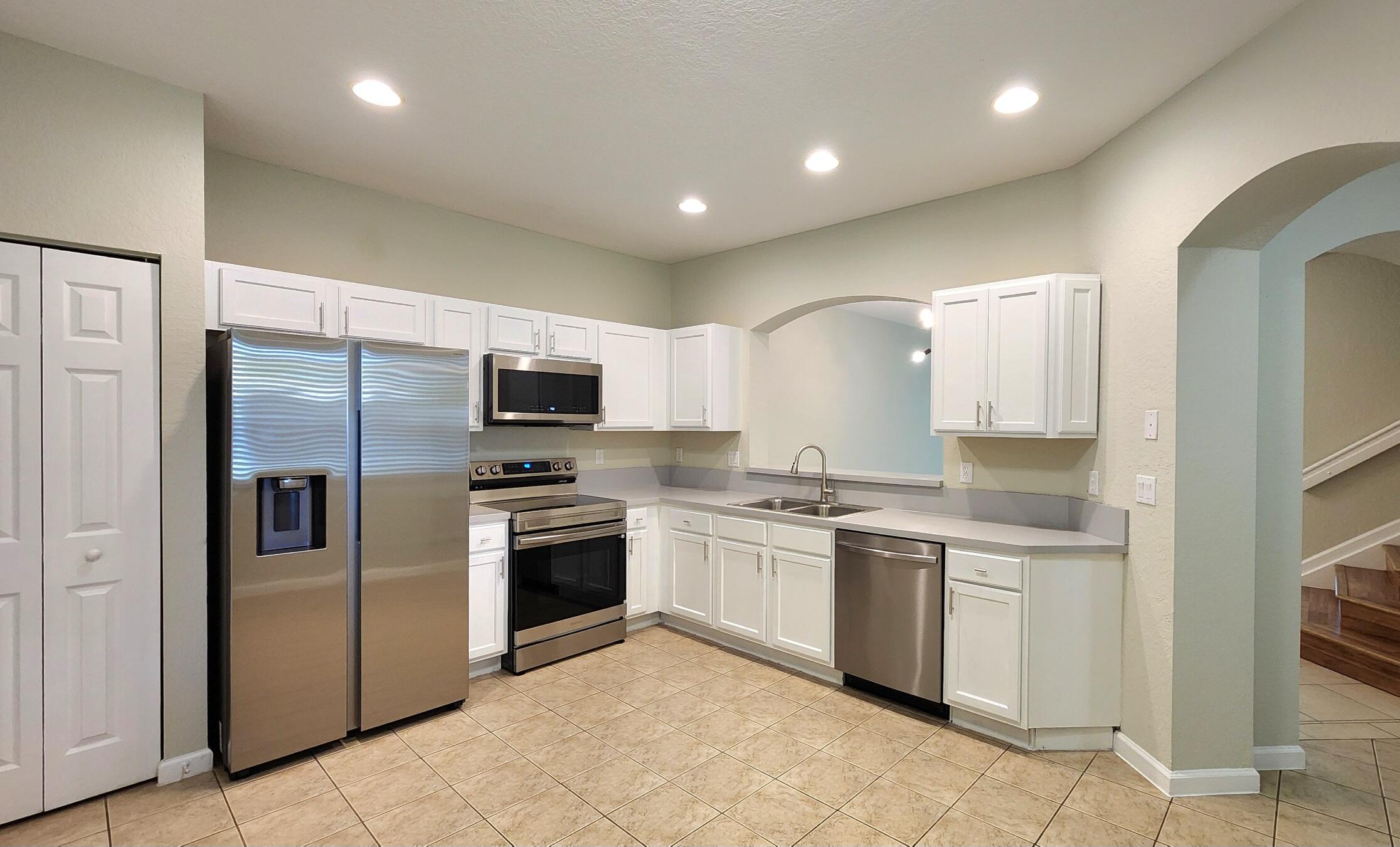 THOUSAND OAKS - Residential