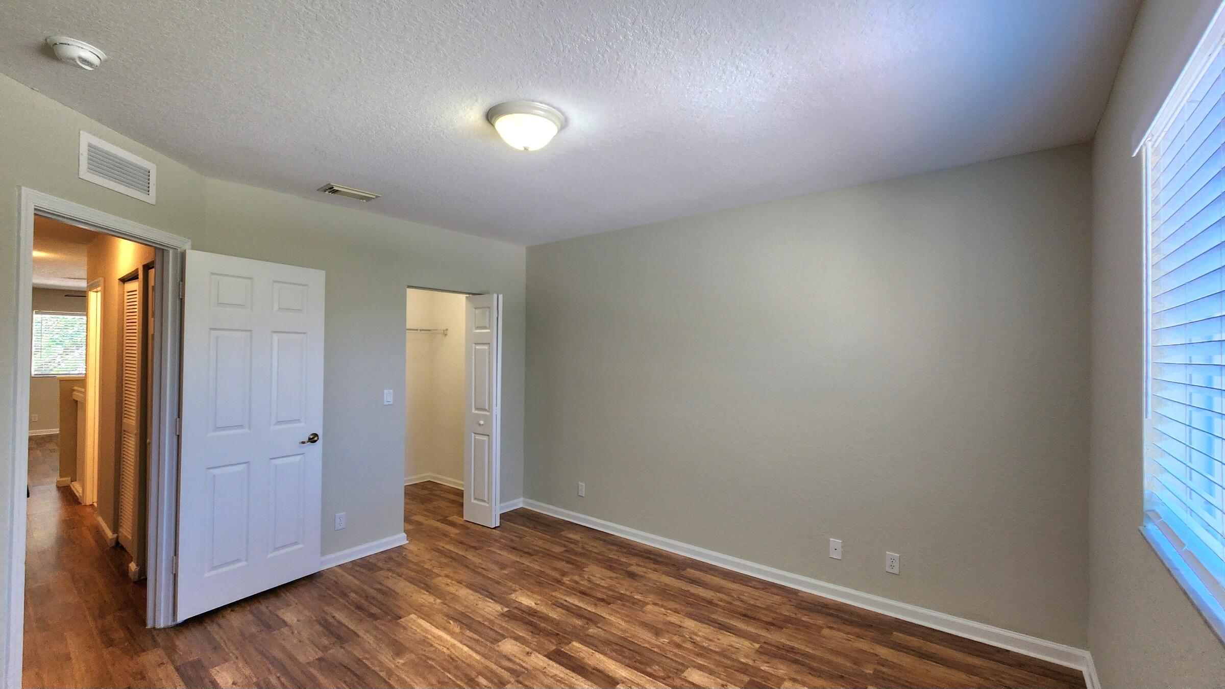 THOUSAND OAKS - Residential