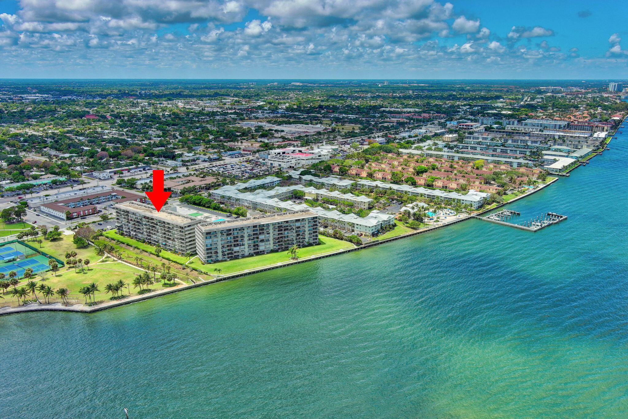 LAKE HARBOUR TOWERS CONDO - Residential