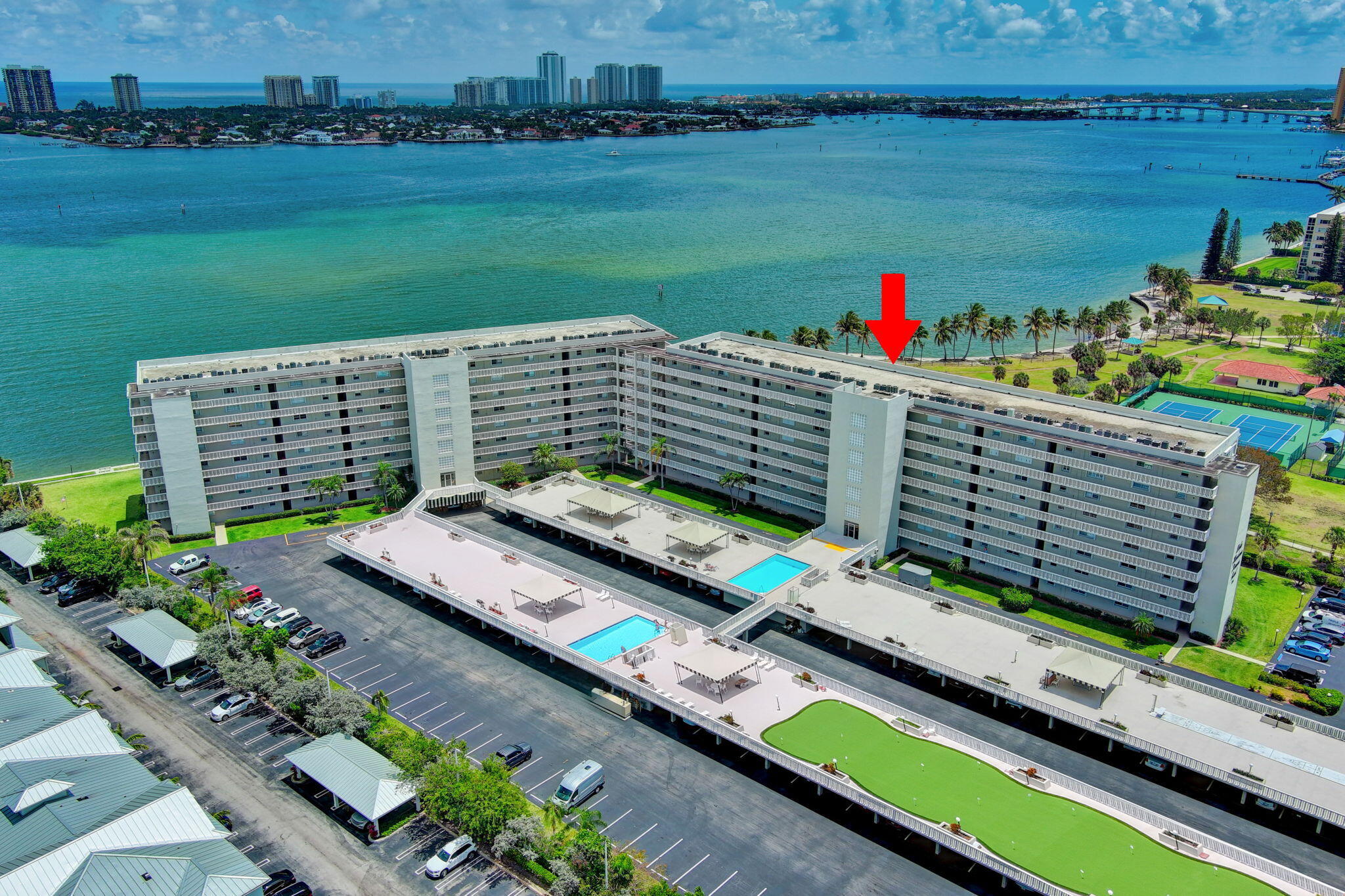 LAKE HARBOUR TOWERS CONDO - Residential