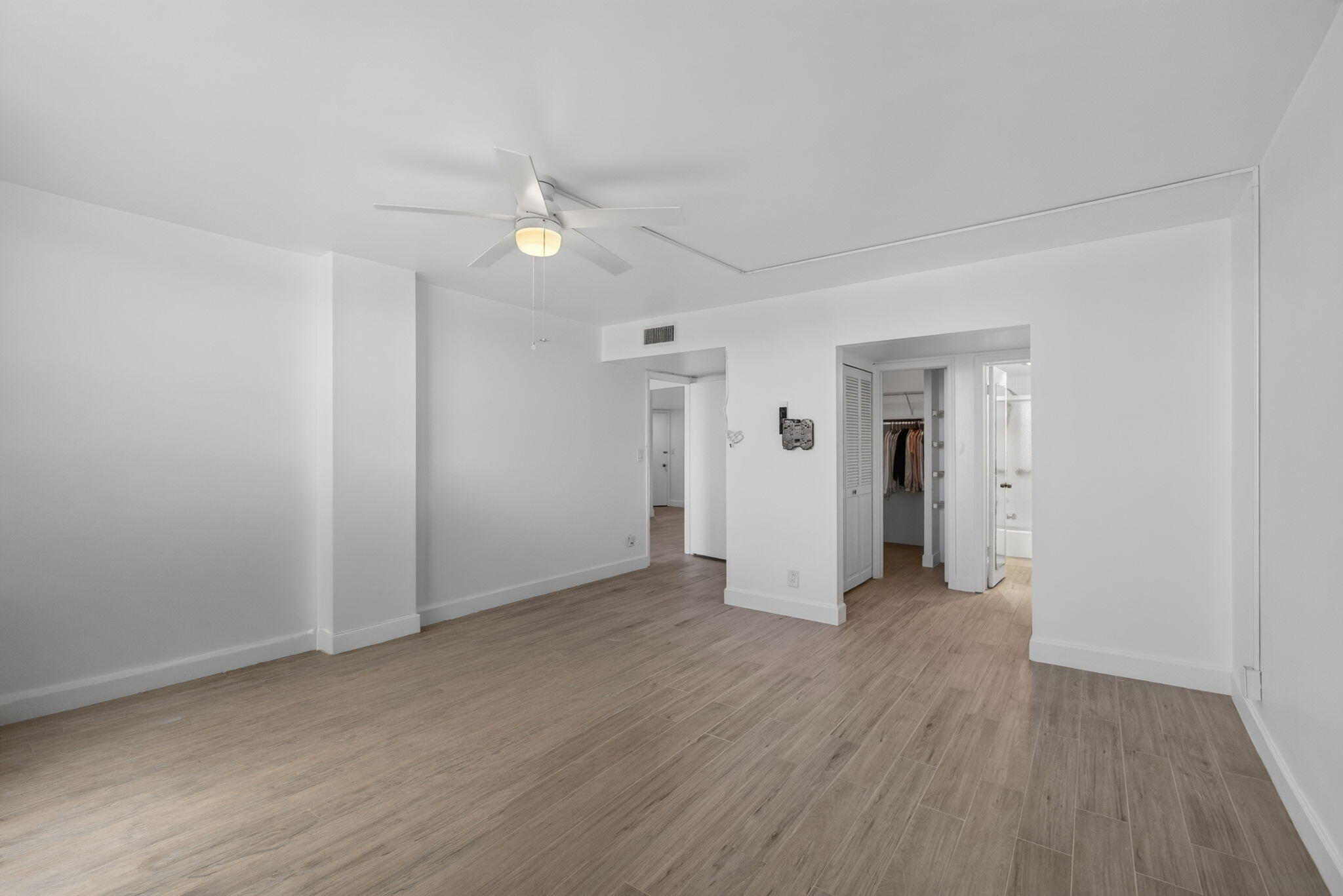 LAKE HARBOUR TOWERS CONDO - Residential