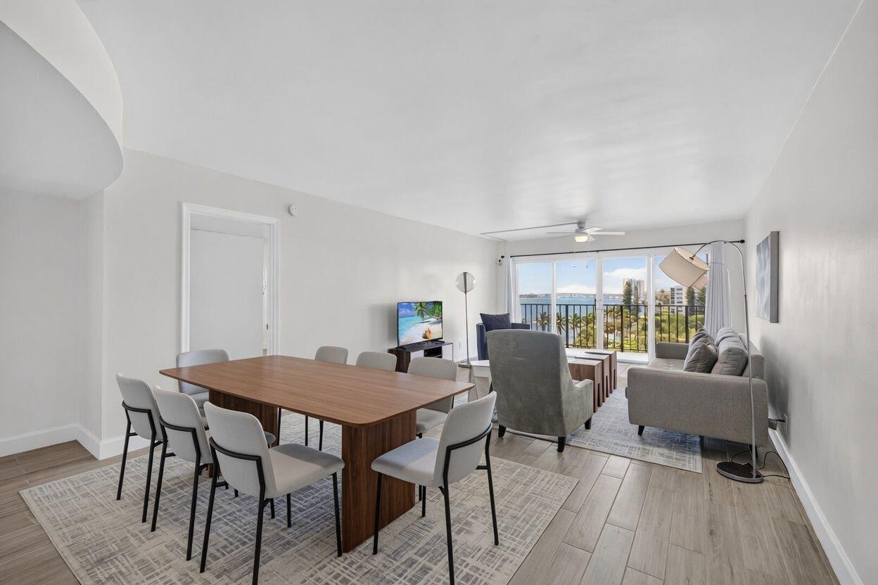 LAKE HARBOUR TOWERS CONDO - Residential
