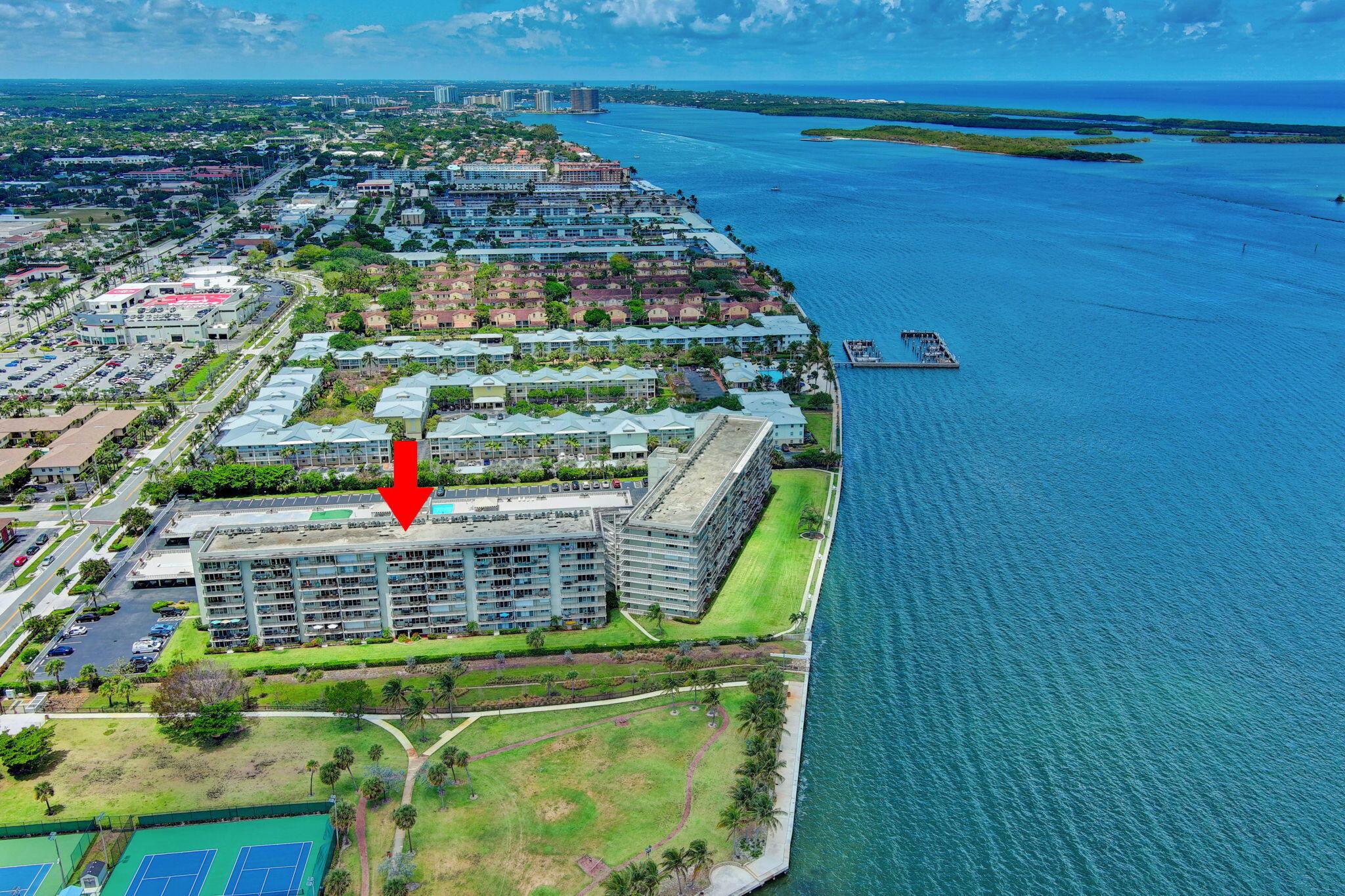 LAKE HARBOUR TOWERS CONDO - Residential