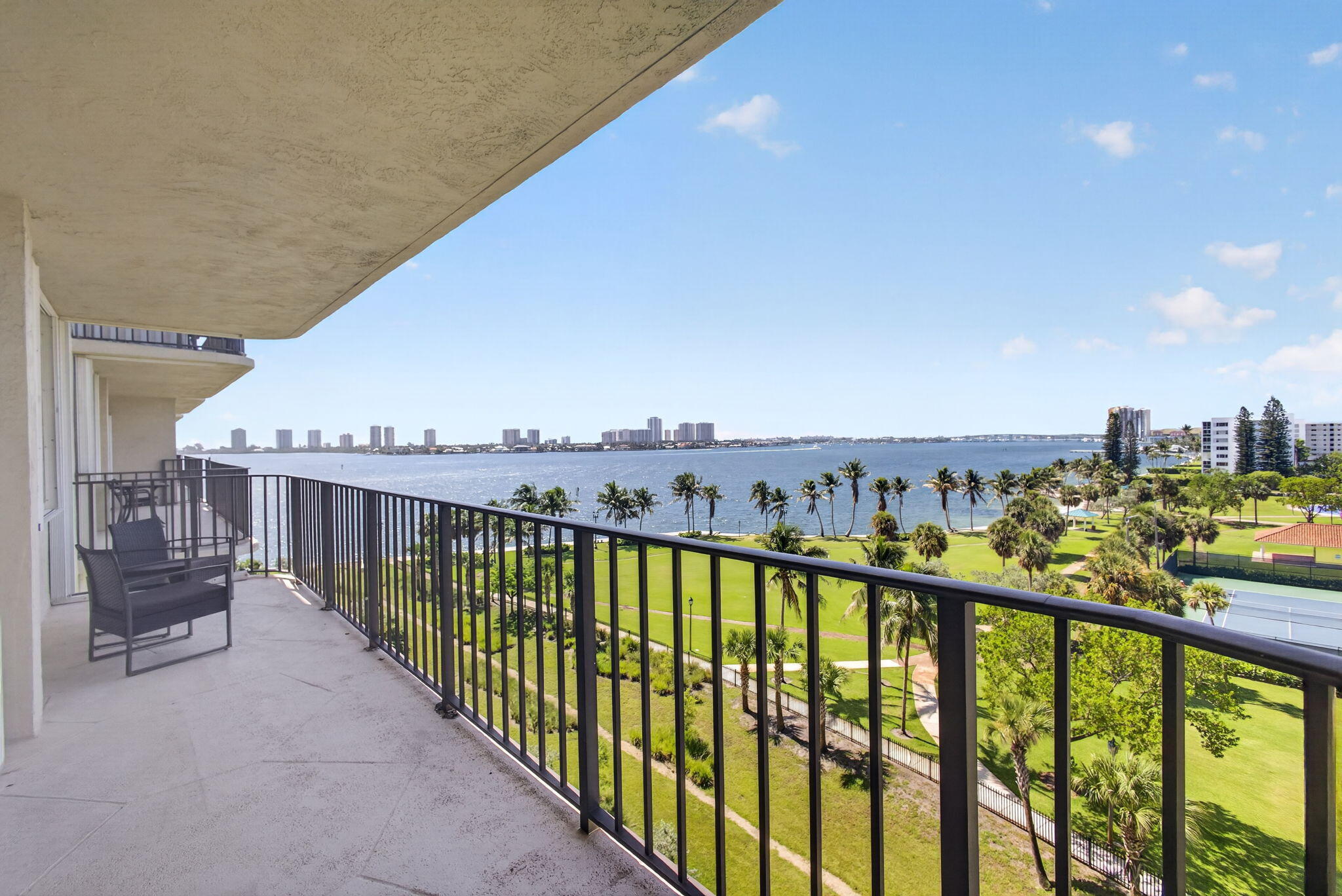 LAKE HARBOUR TOWERS CONDO - Residential