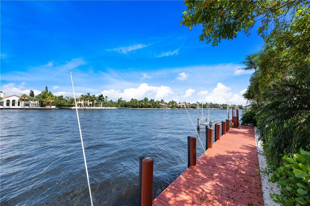 RIO VISTA ISLES - Residential