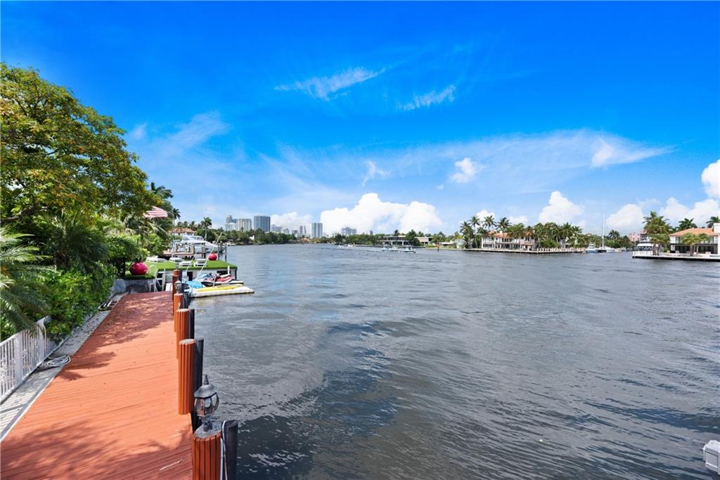 RIO VISTA ISLES - Residential