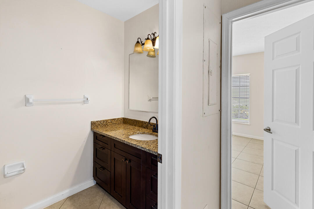 MEADOWS OF PORT ST LUCIE BUILDINGS D-R - Residential