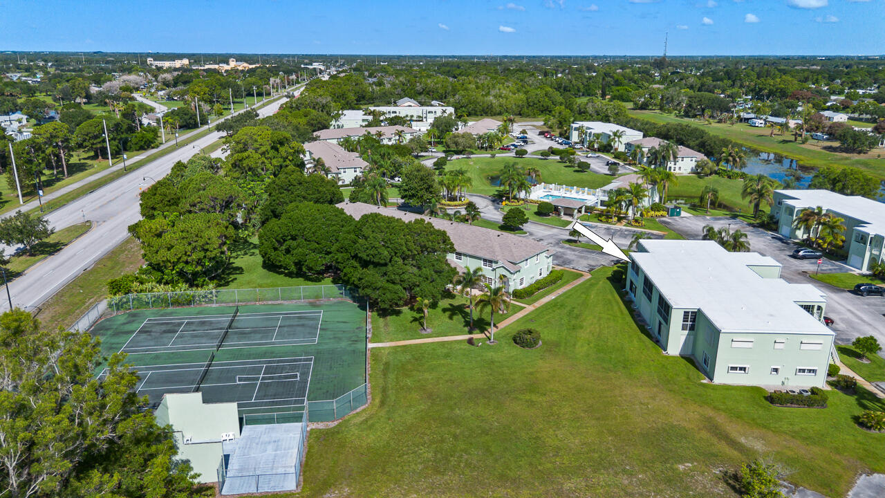 MEADOWS OF PORT ST LUCIE BUILDINGS D-R - Residential