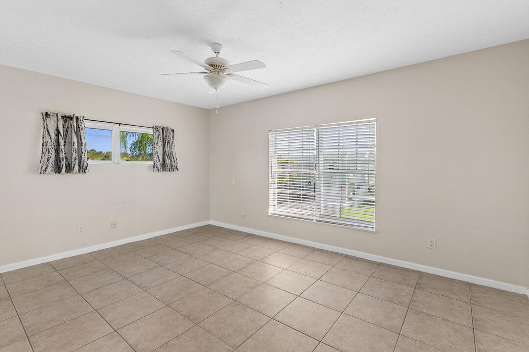 MEADOWS OF PORT ST LUCIE BUILDINGS D-R - Residential