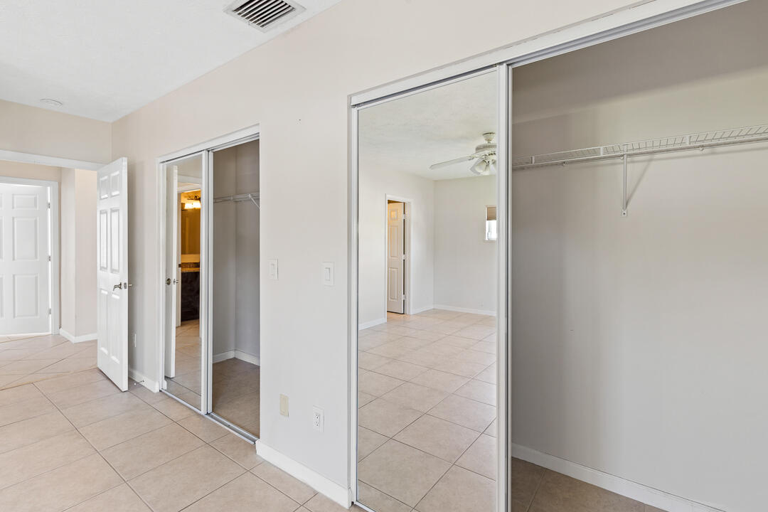 MEADOWS OF PORT ST LUCIE BUILDINGS D-R - Residential
