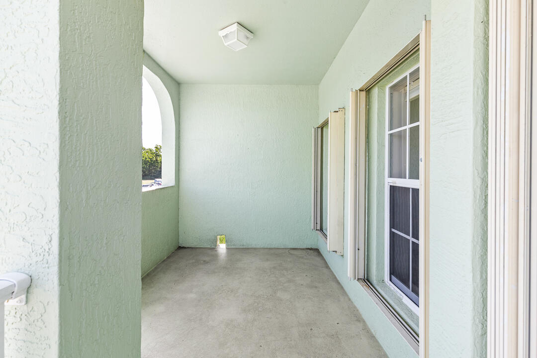 MEADOWS OF PORT ST LUCIE BUILDINGS D-R - Residential
