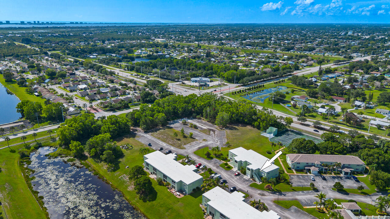 MEADOWS OF PORT ST LUCIE BUILDINGS D-R - Residential