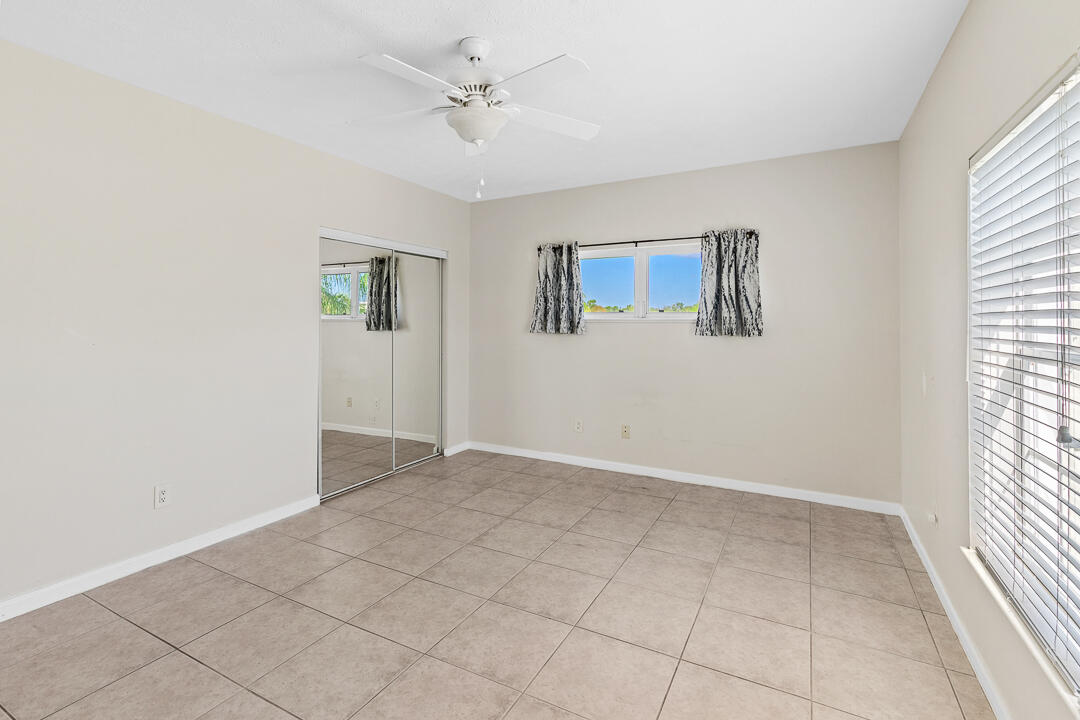 MEADOWS OF PORT ST LUCIE BUILDINGS D-R - Residential