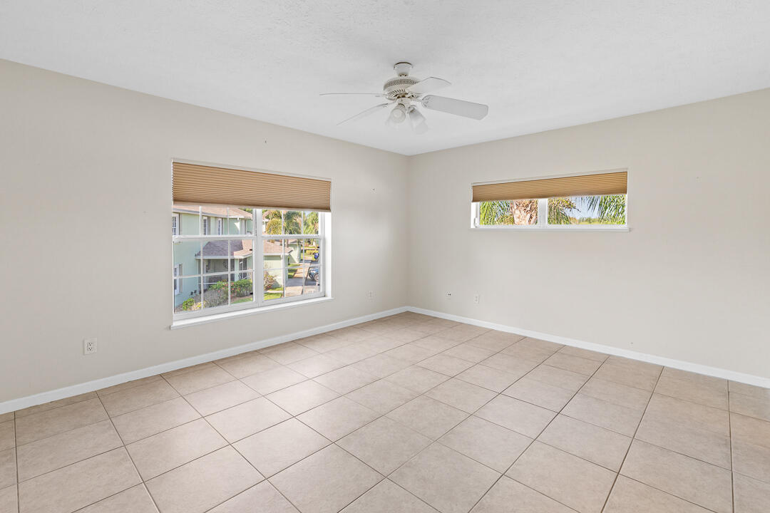MEADOWS OF PORT ST LUCIE BUILDINGS D-R - Residential