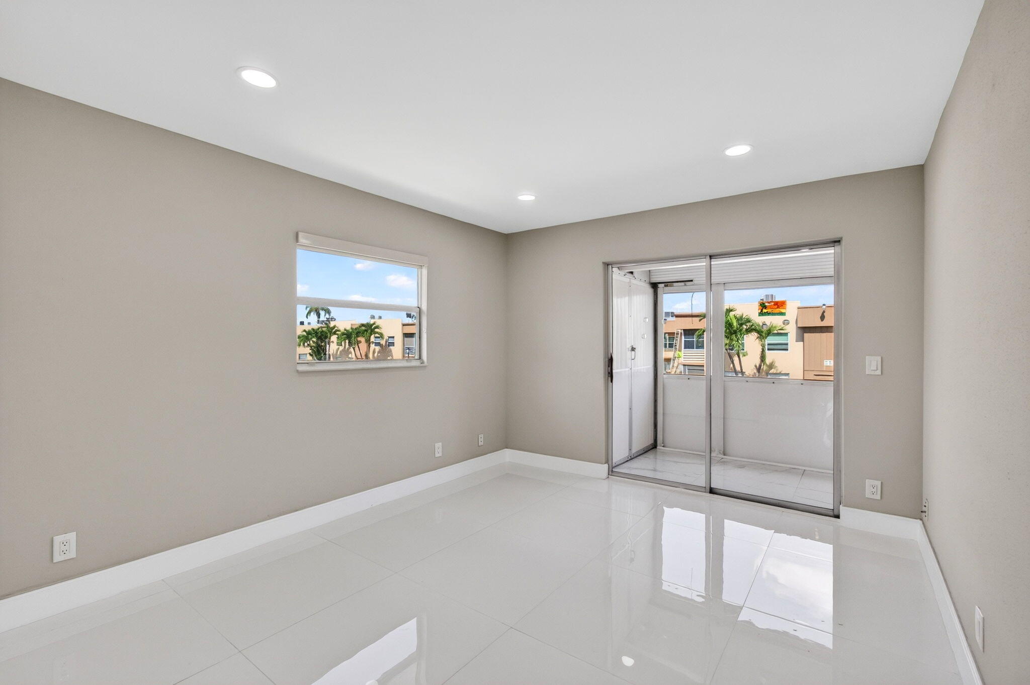 KINGS POINT - Residential