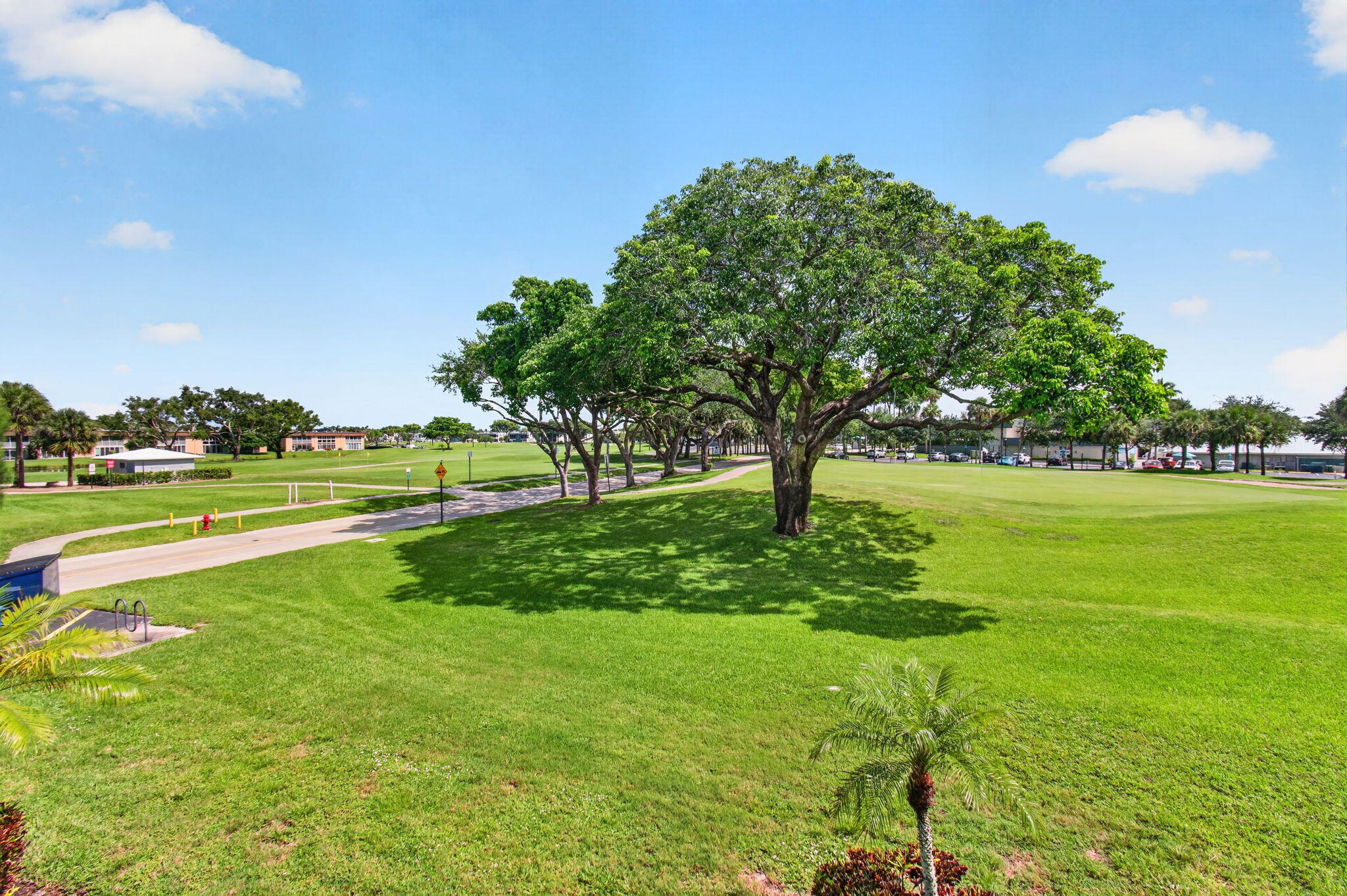 KINGS POINT - Residential