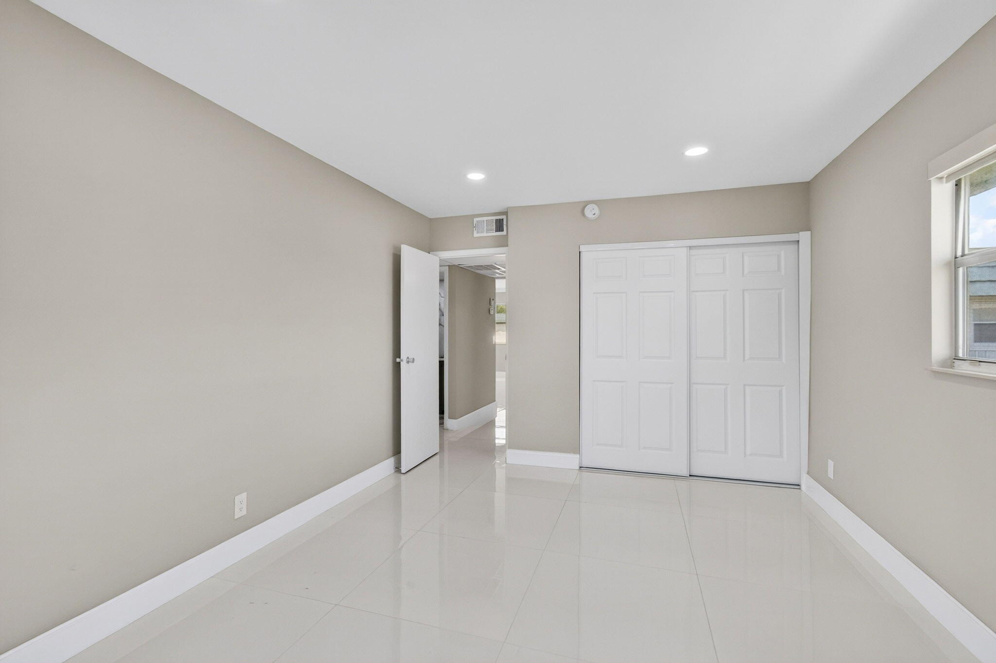 KINGS POINT - Residential