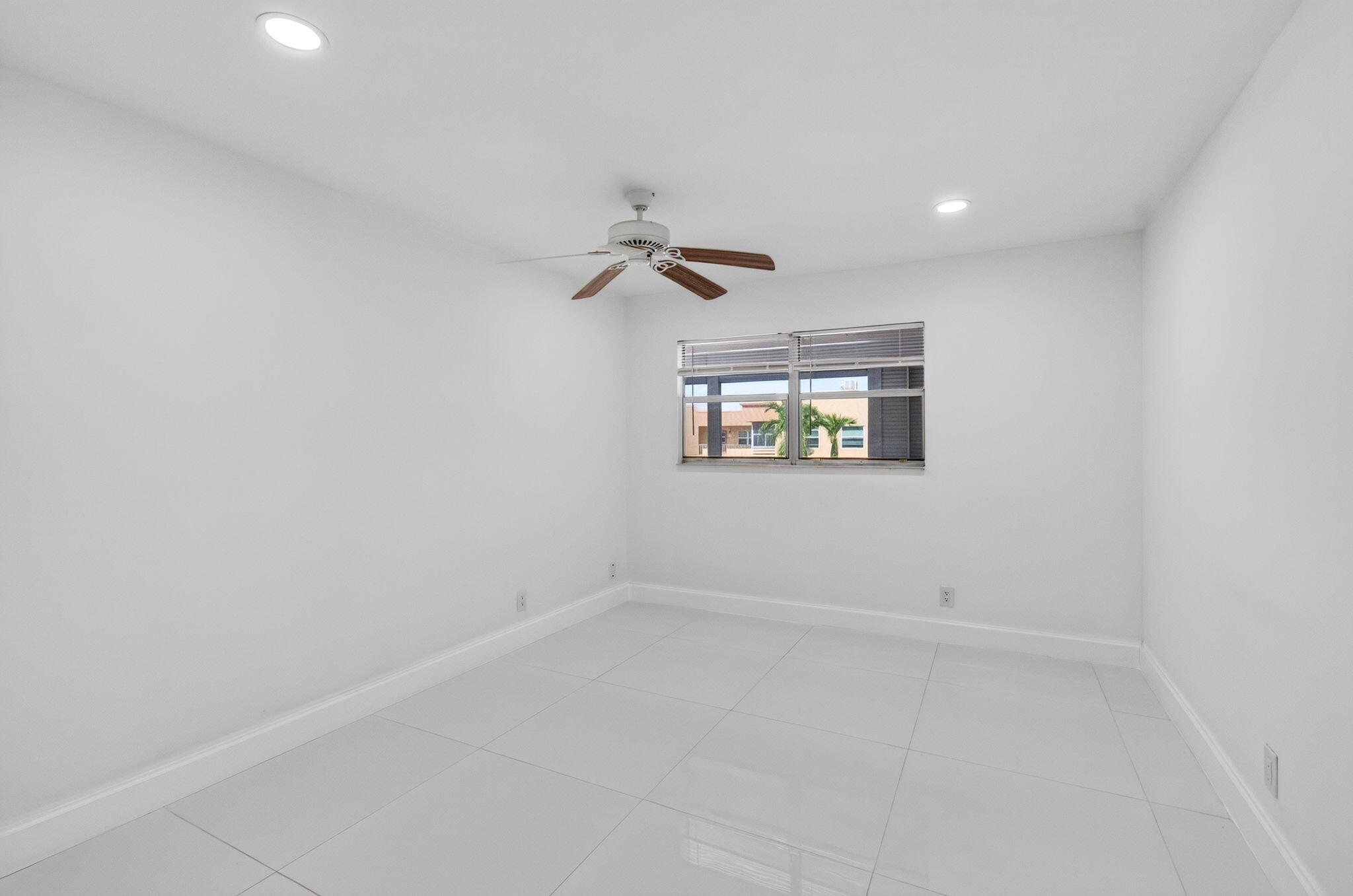 KINGS POINT - Residential