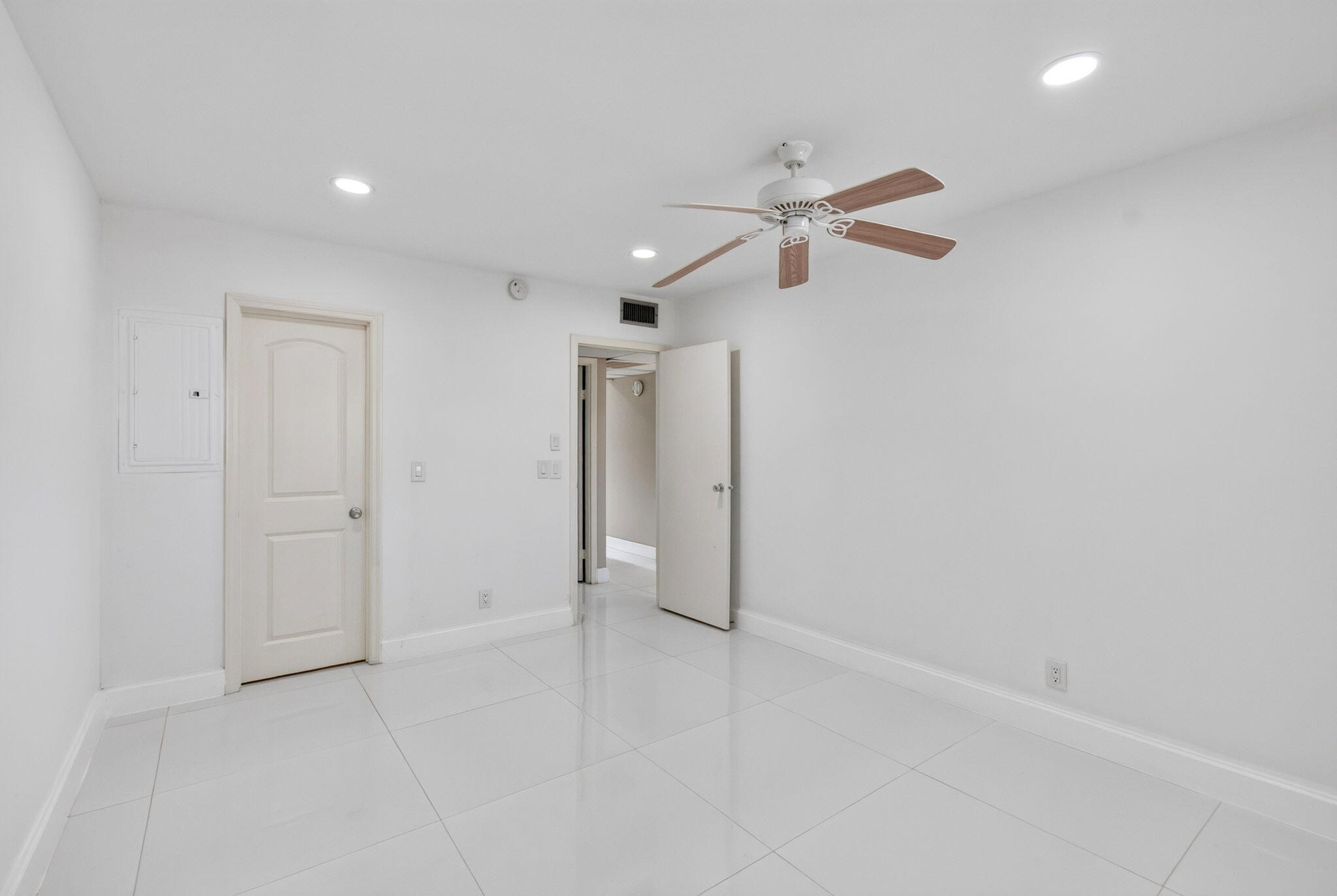 KINGS POINT - Residential
