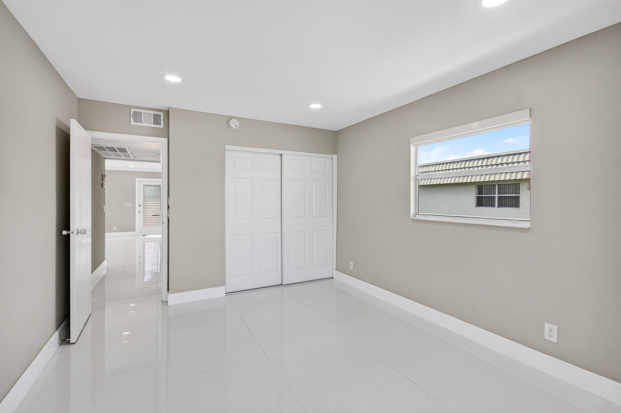 KINGS POINT - Residential